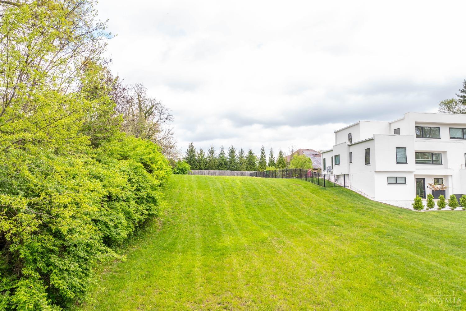 Homes for sale in Cincinnati, OH | 3008 Erie Ave, Cincinnati, OH 45208 | MLS# 1806916