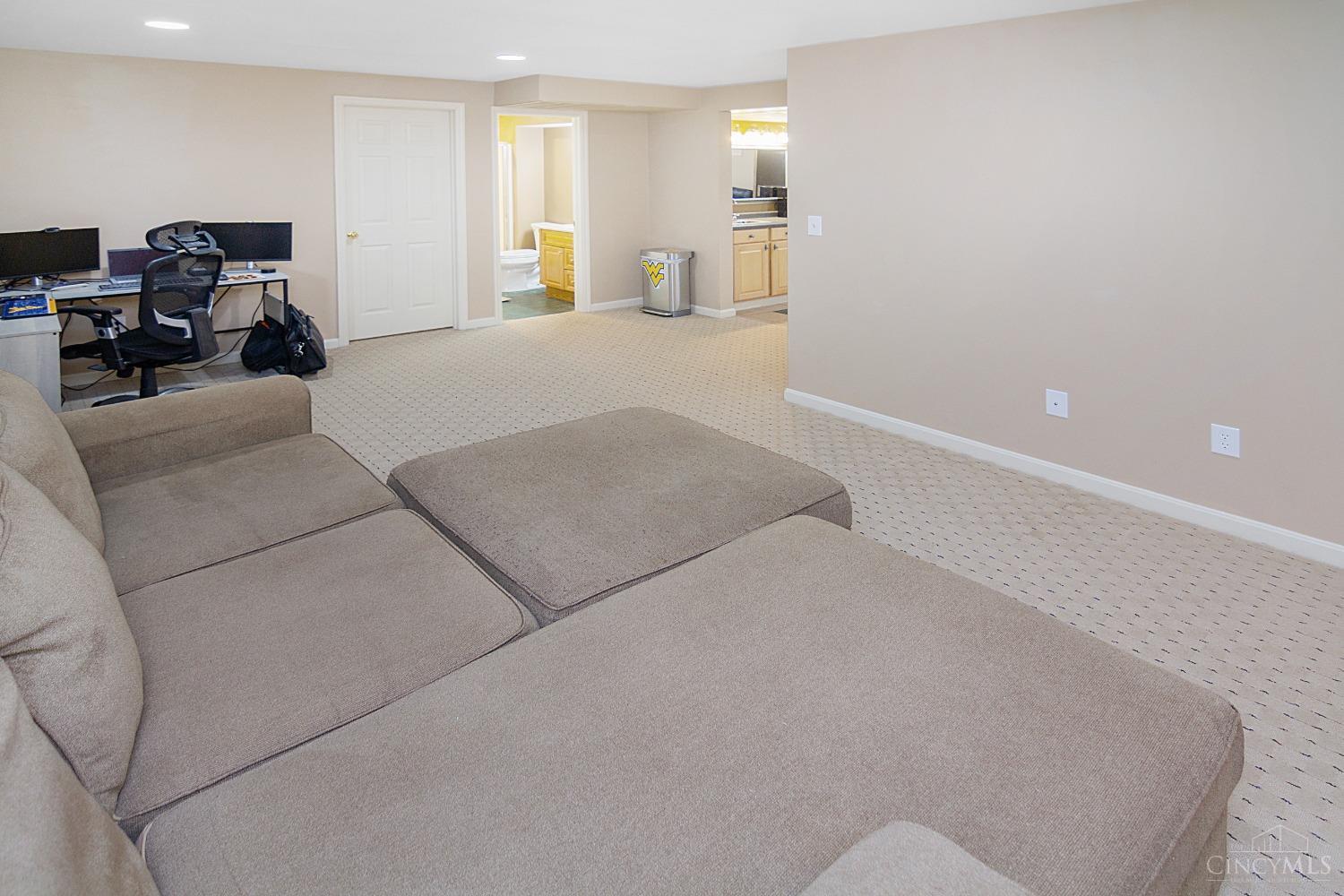 2619 Ashwood Drive