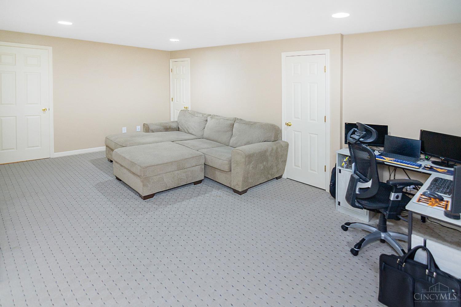 2619 Ashwood Drive