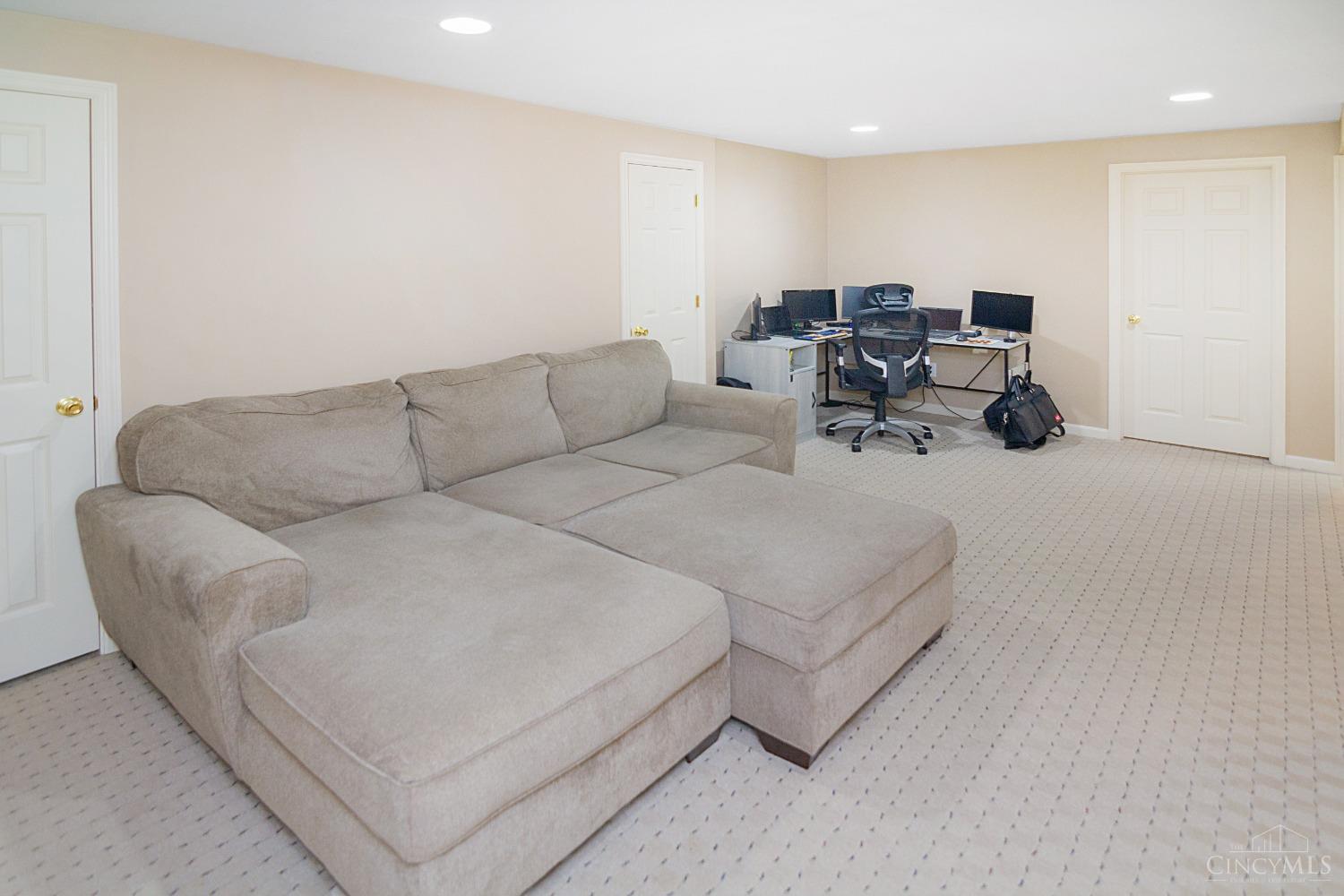 2619 Ashwood Drive