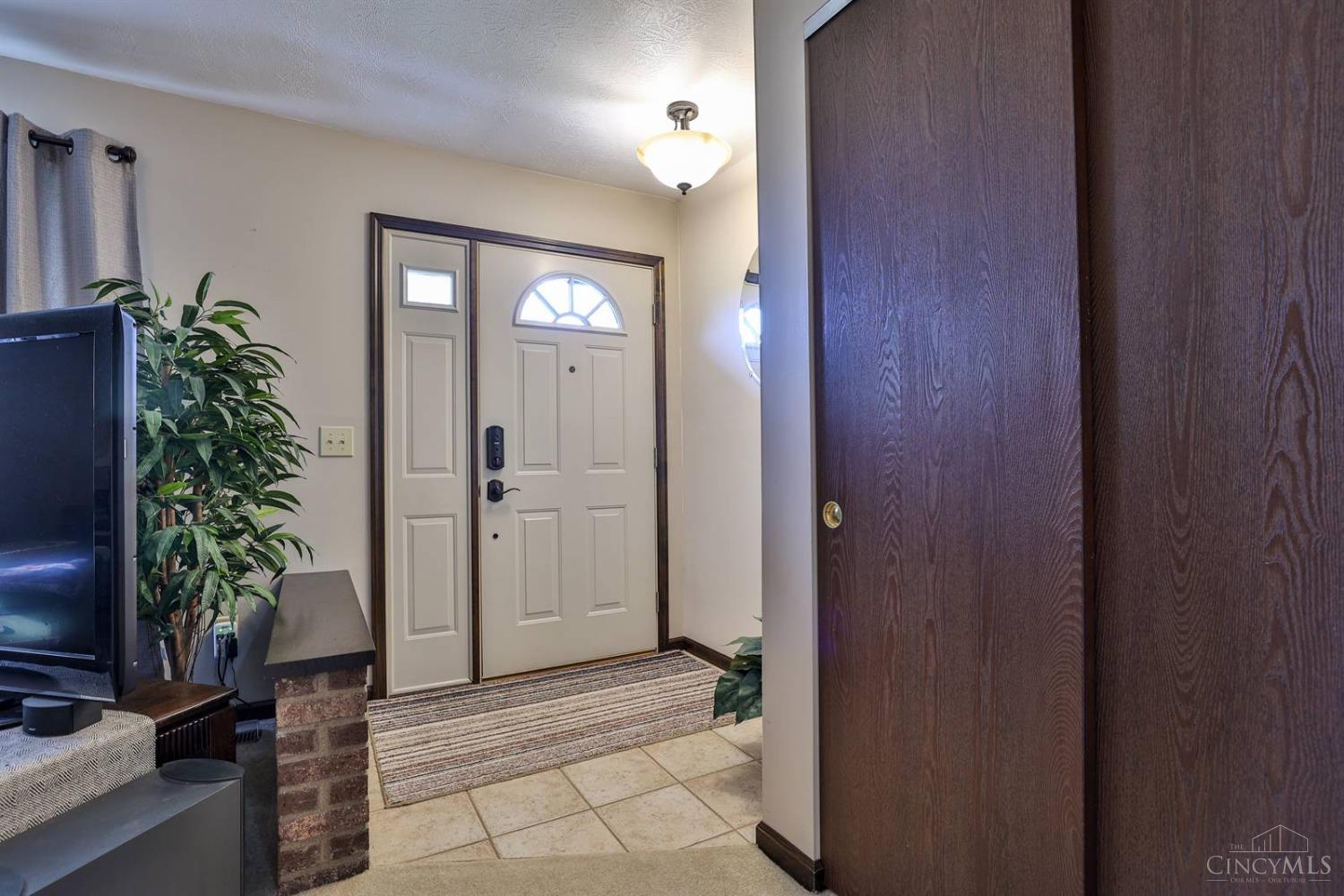 Homes for sale in Fairfield Township, OH | 5943 Green Crest Dr, Fairfield Township, OH 45011 | MLS# 1815183