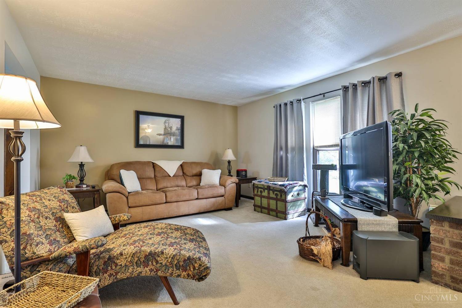 Homes for sale in Fairfield Township, OH | 5943 Green Crest Dr, Fairfield Township, OH 45011 | MLS# 1815183