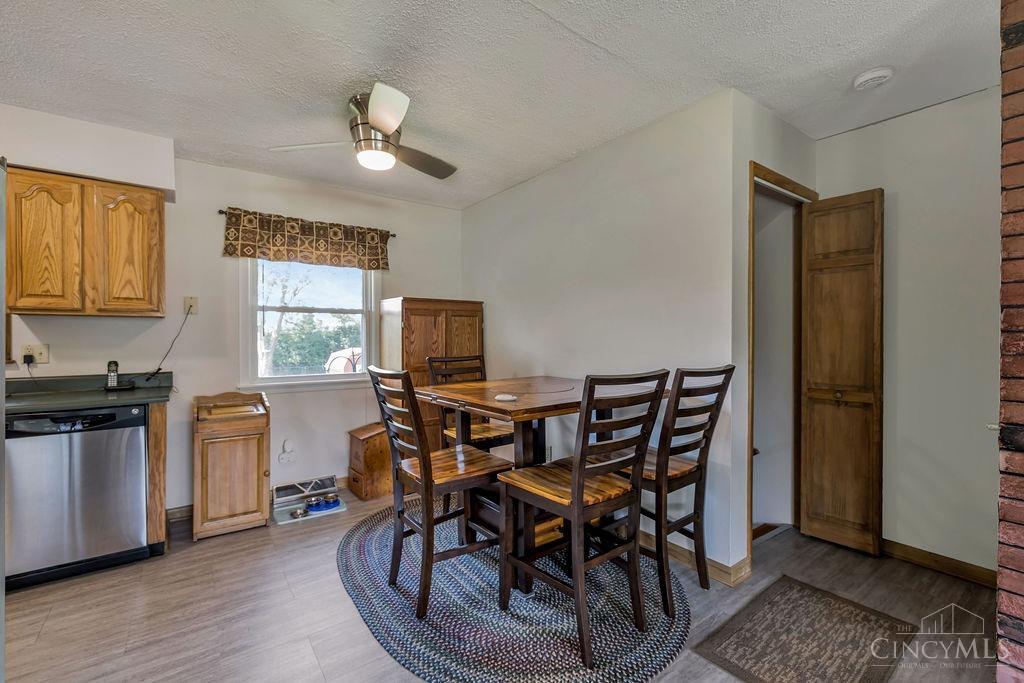 Photo 4 of Single Family Residence at 3909 Sterling Dr, Franklin, OH 45005 | MLS# 1816357 | | Sold on 2024-09-27