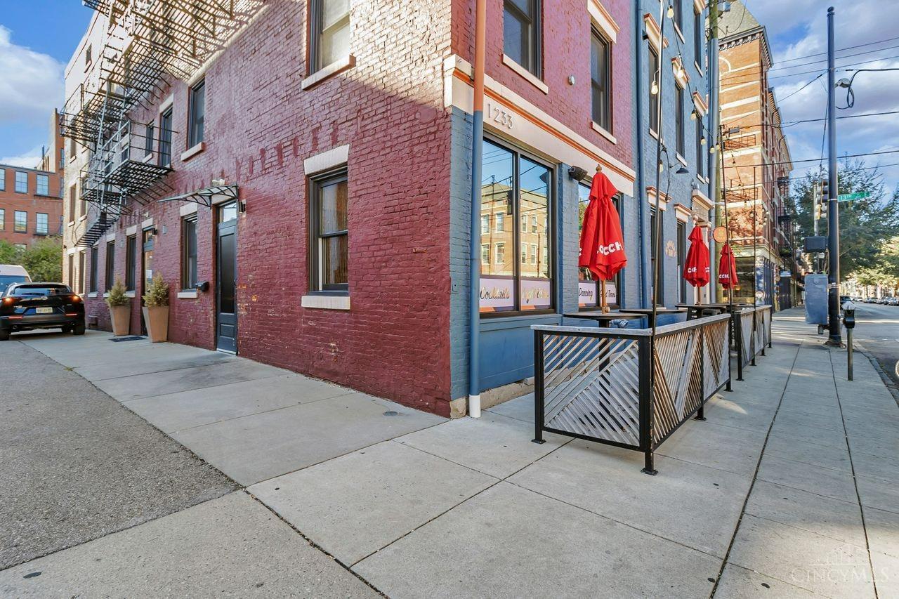 Homes for sale in Cincinnati, OH | 1233 Walnut St #304, Cincinnati, OH 45202 | MLS# 1822457