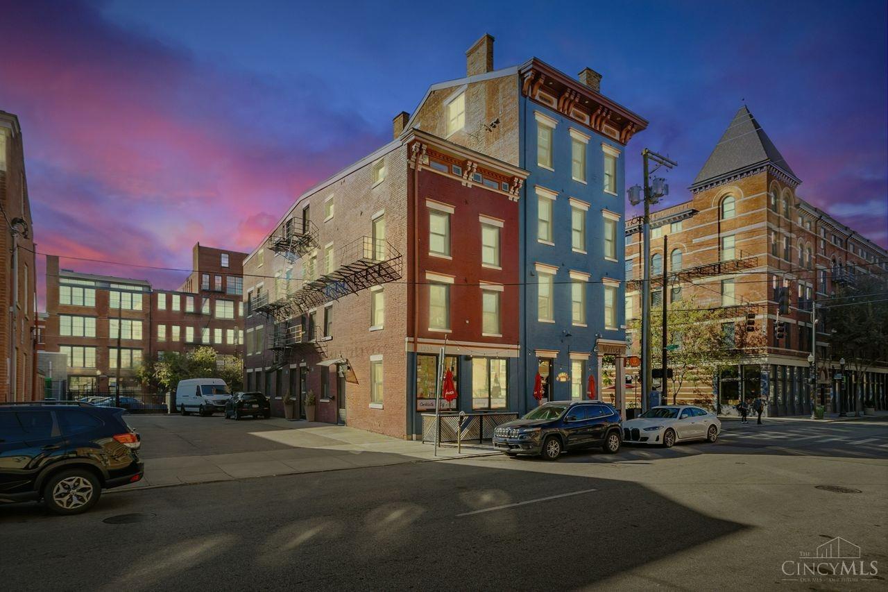 Homes for sale in Cincinnati, OH | 1233 Walnut St #304, Cincinnati, OH 45202 | MLS# 1822457
