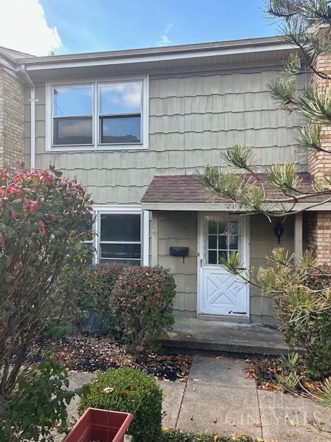 Very nice 3 bedroom 2.5 bath completely remodeled Townhouse. New tile flooring in kitchen, living room, and basement. Full finished basement with new bathroom. New furnace, air and hot water heater.