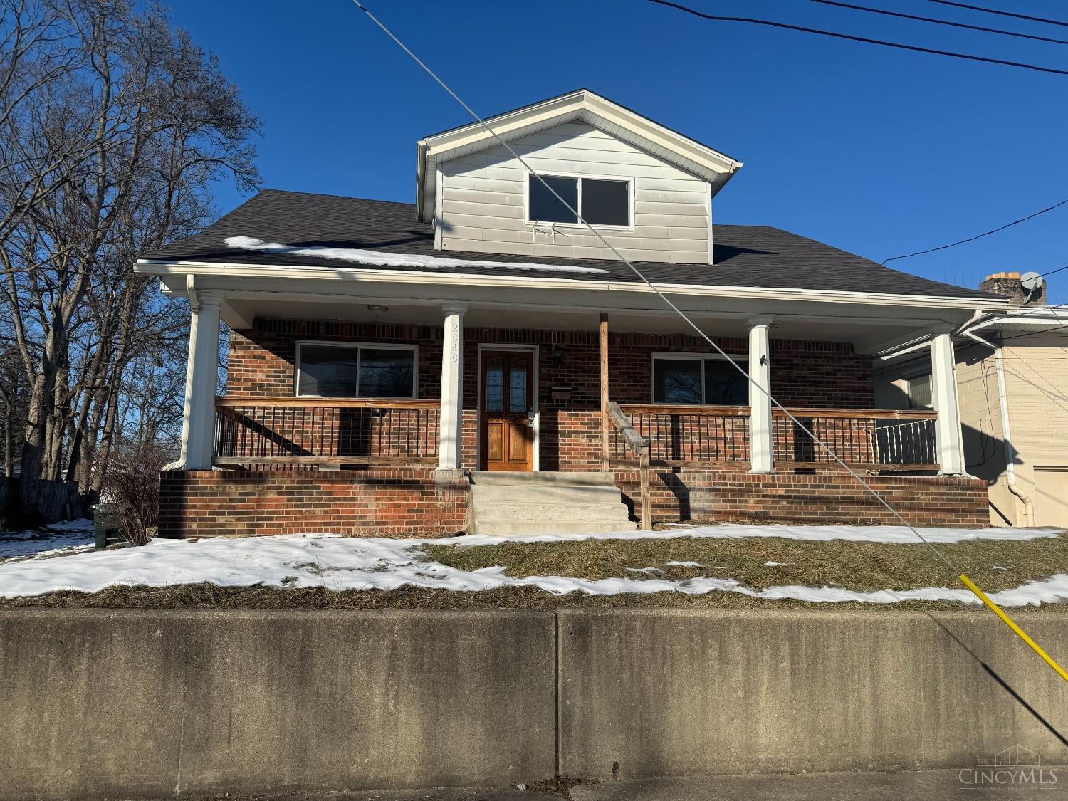 Welcome to this well maintained 4-bedroom, 2-bathroom home, perfect for comfortable living and entertainment. Conveniently located on the bus route, close to shopping parks and city streets.