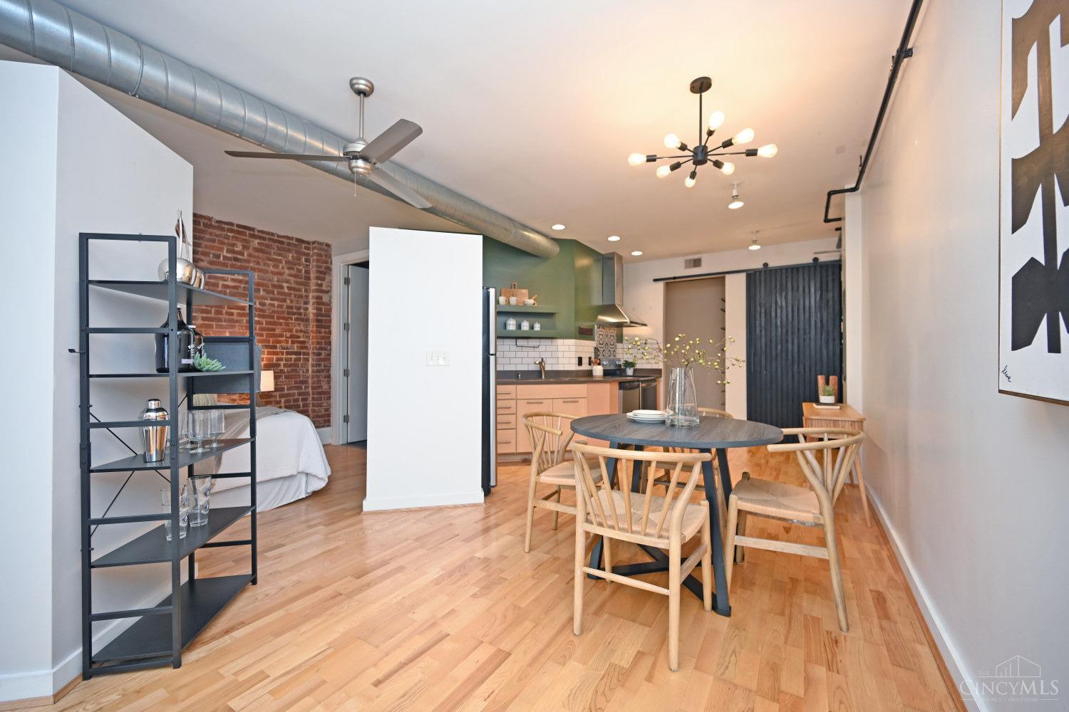 1213 Vine Street