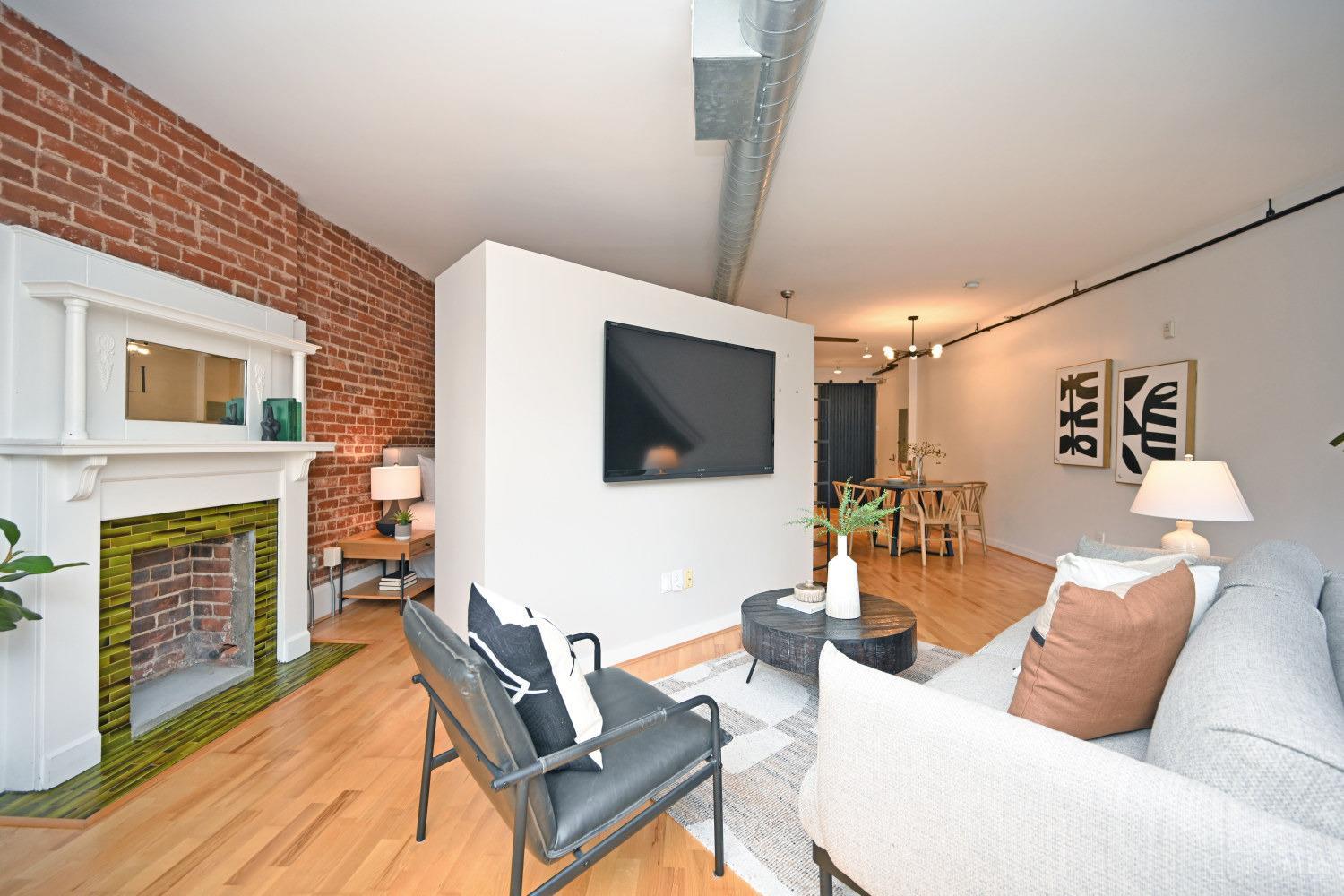 1213 Vine Street