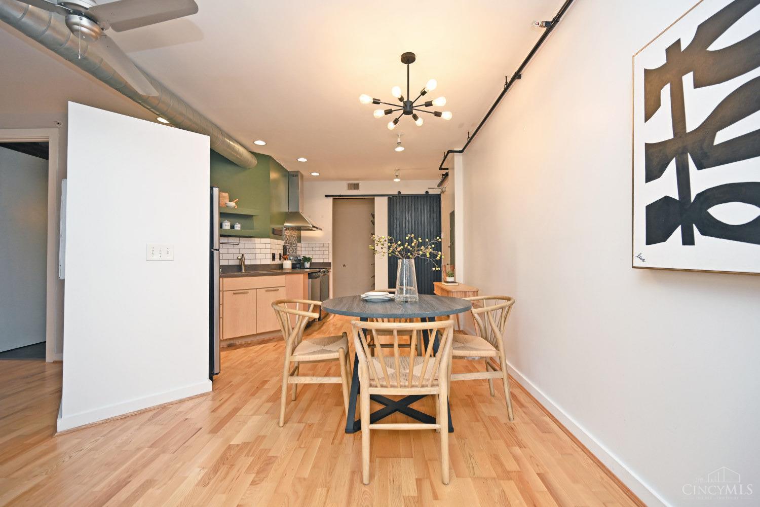 1213 Vine Street