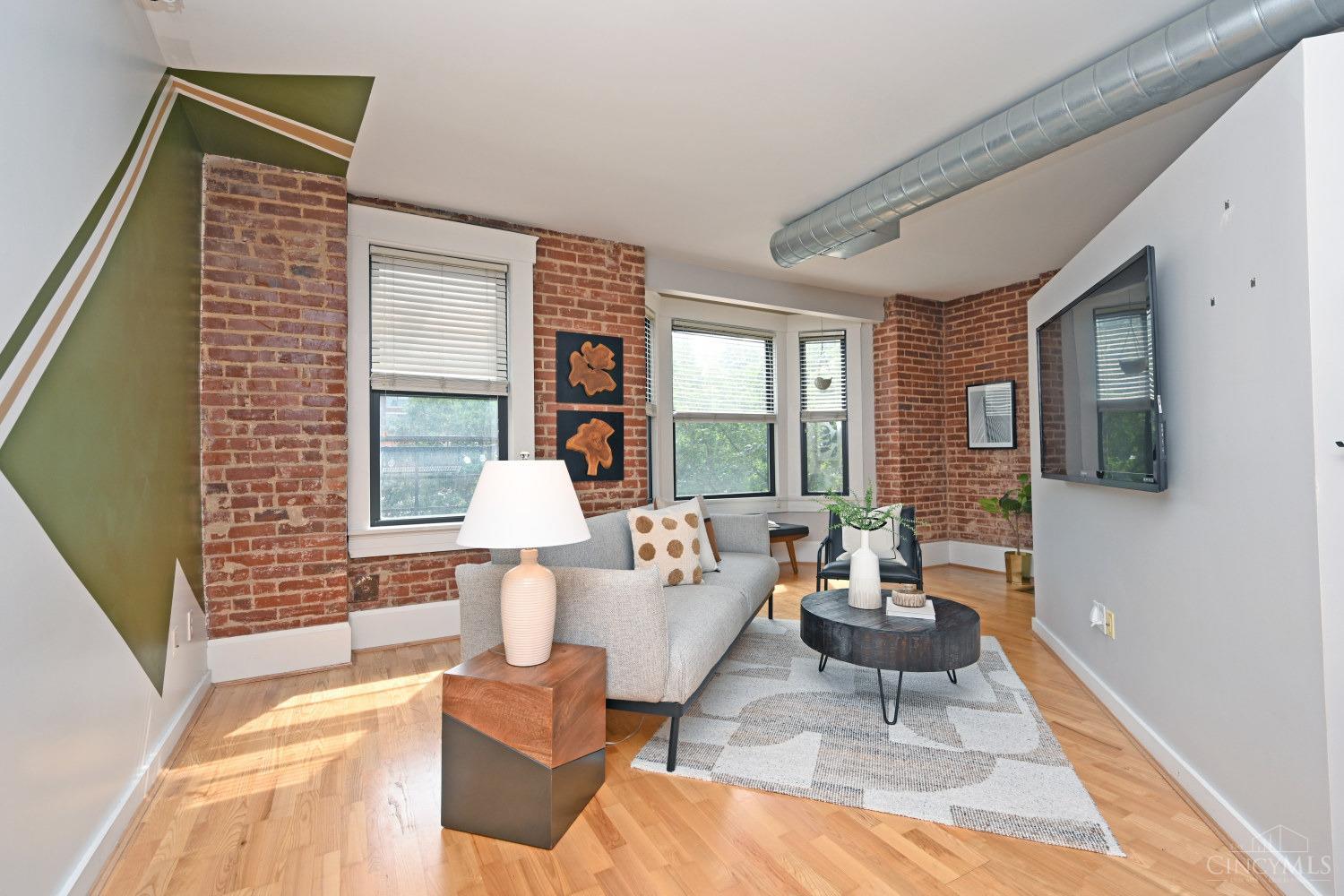 1213 Vine Street