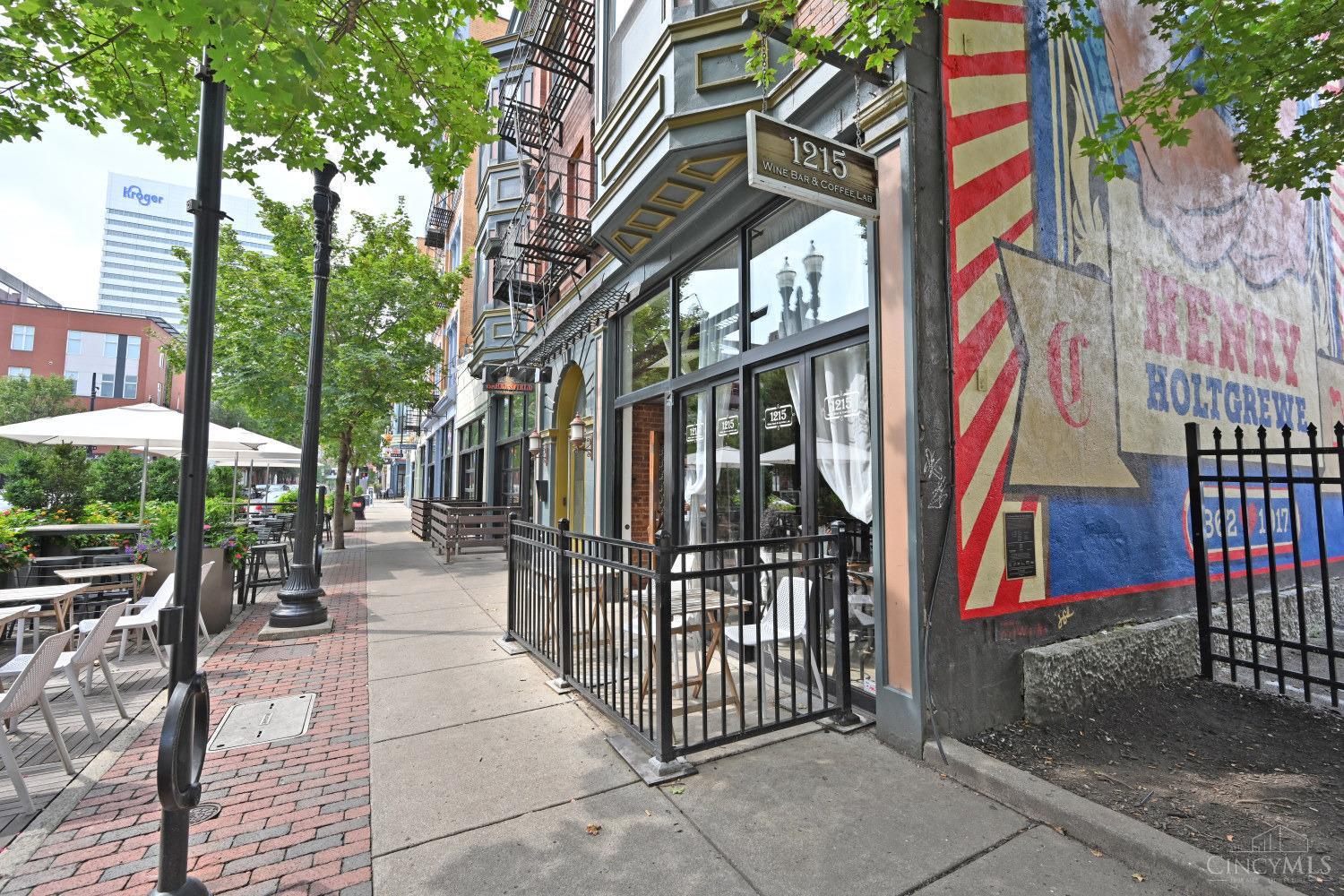 1213 Vine Street