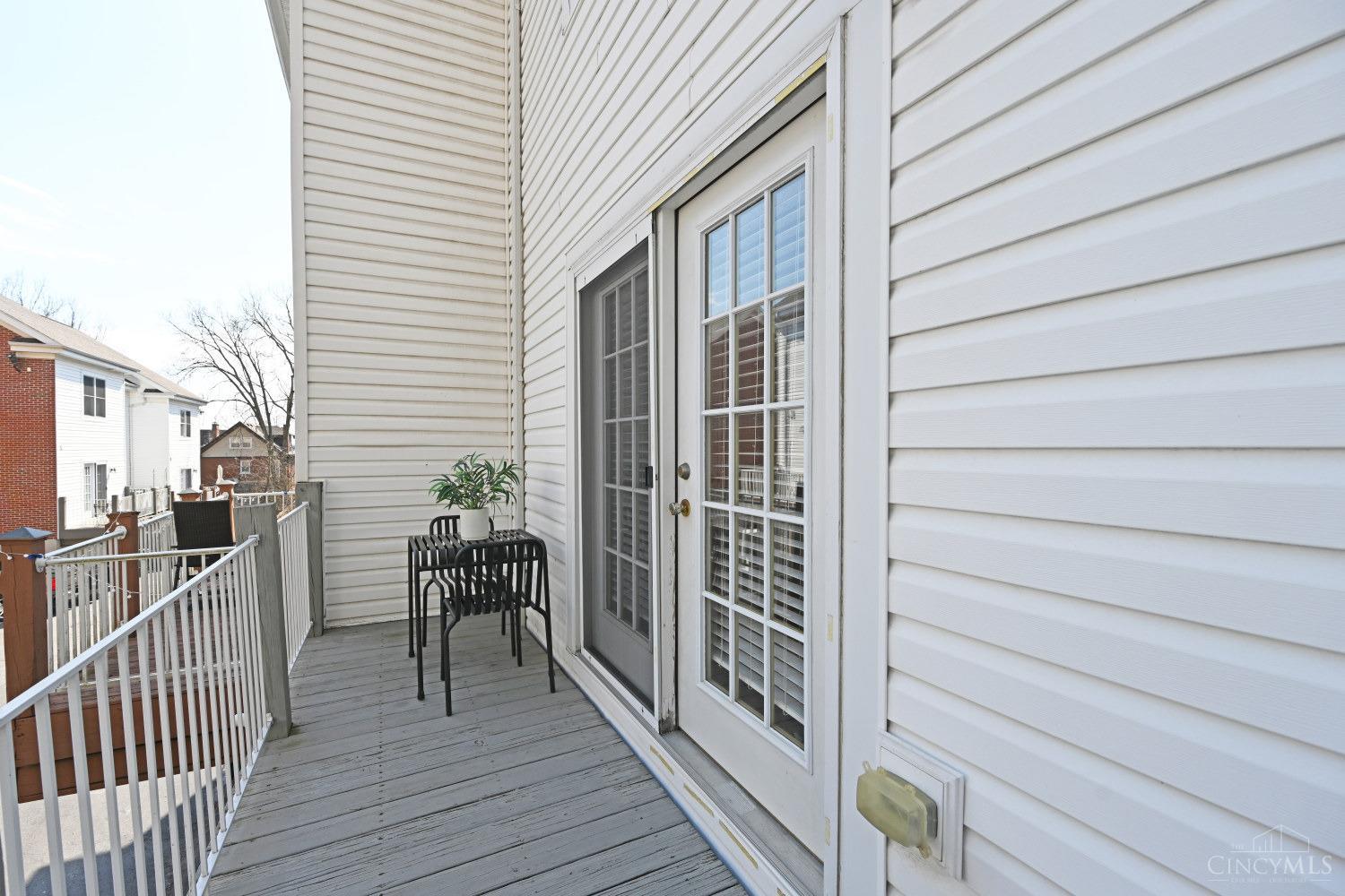 2526 Hackberry Street