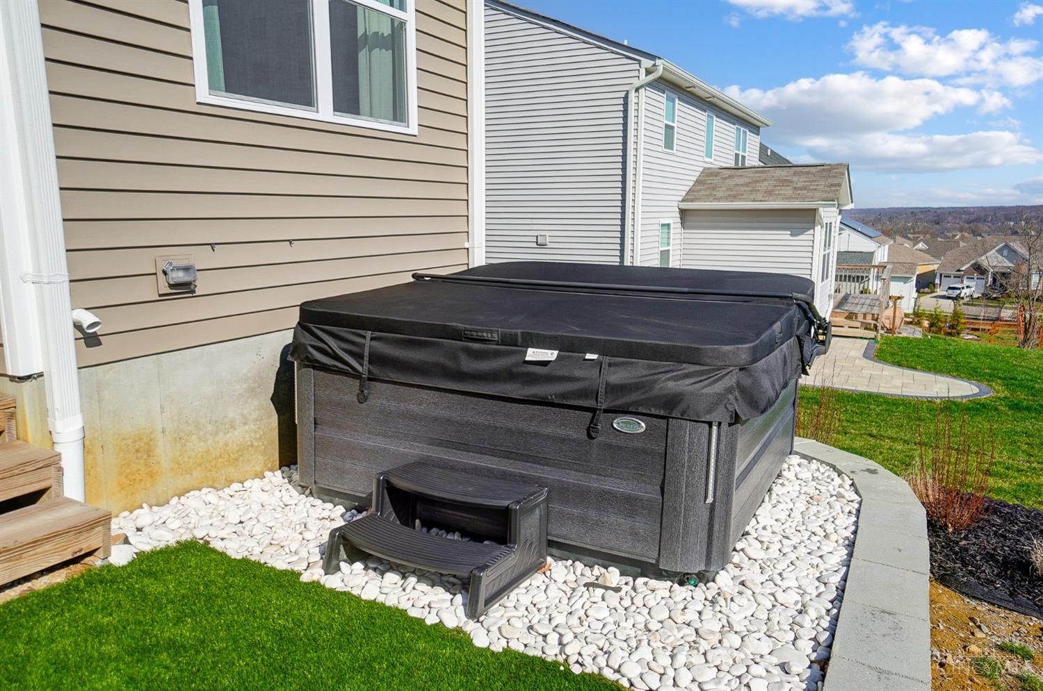 5192 Center View Drive