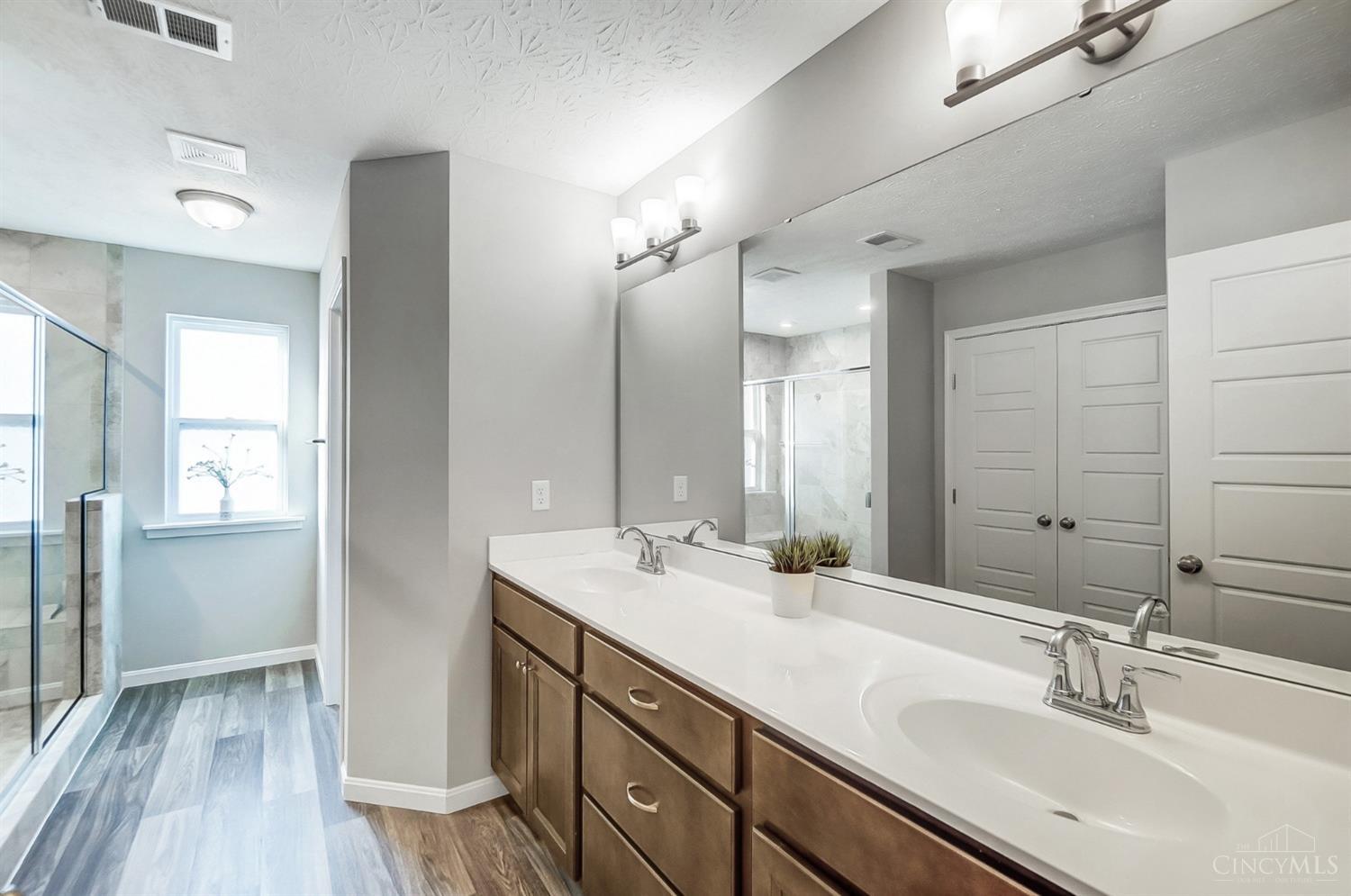 5192 Center View Drive
