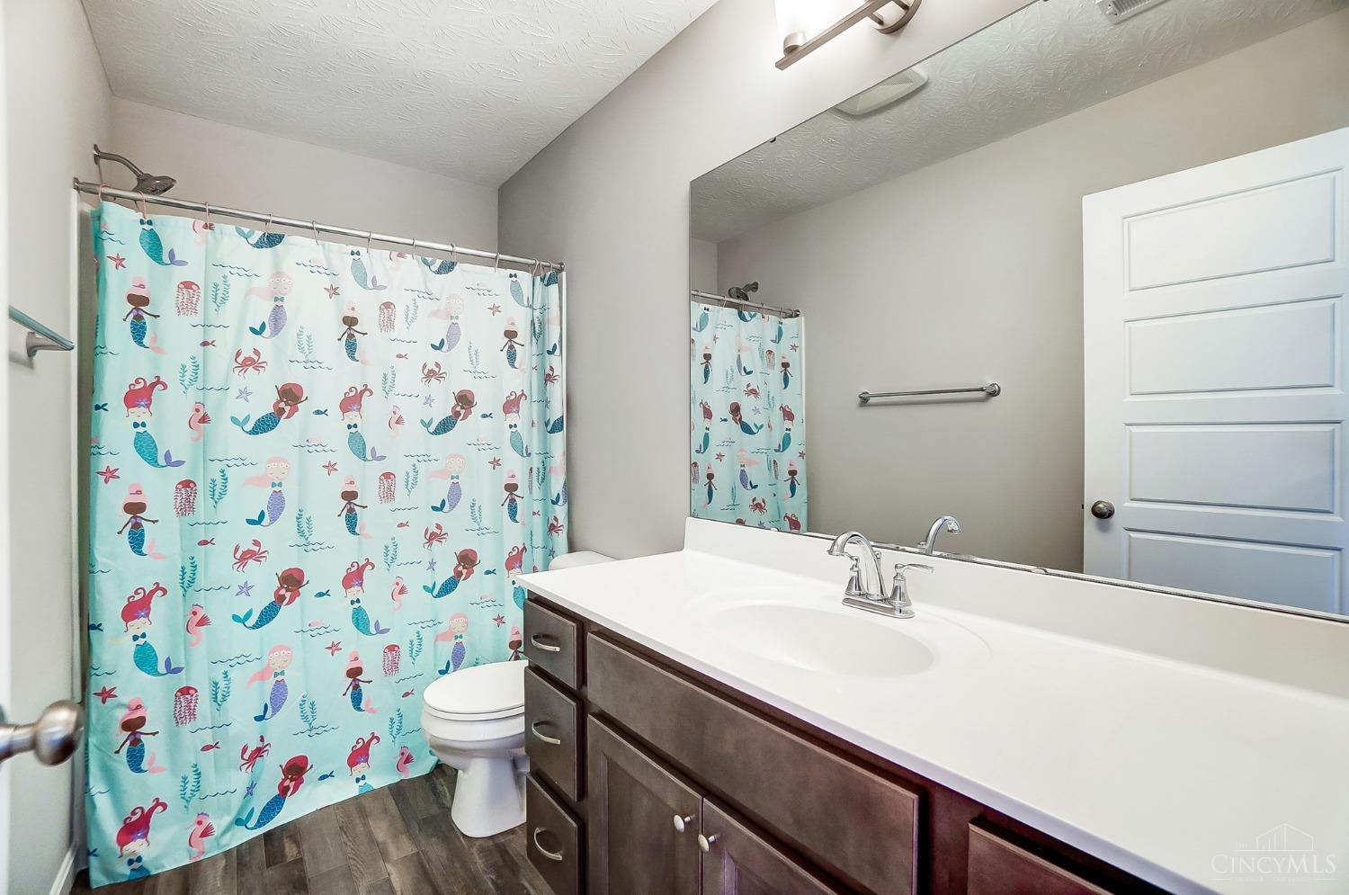 5192 Center View Drive