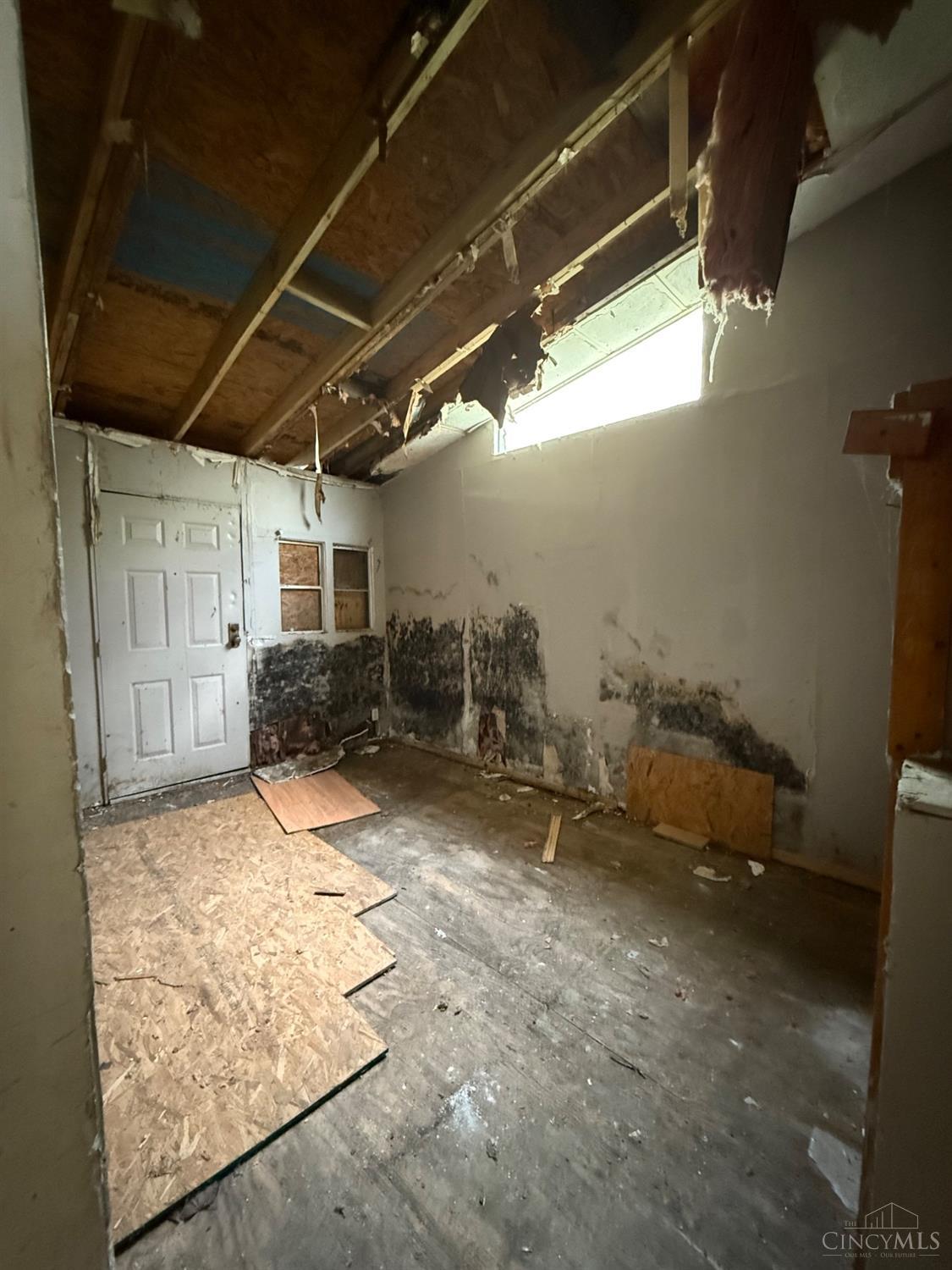 Homes for sale in Cincinnati, OH | 960 Delhi Ave, Cincinnati, OH 45204 | MLS# 1835895