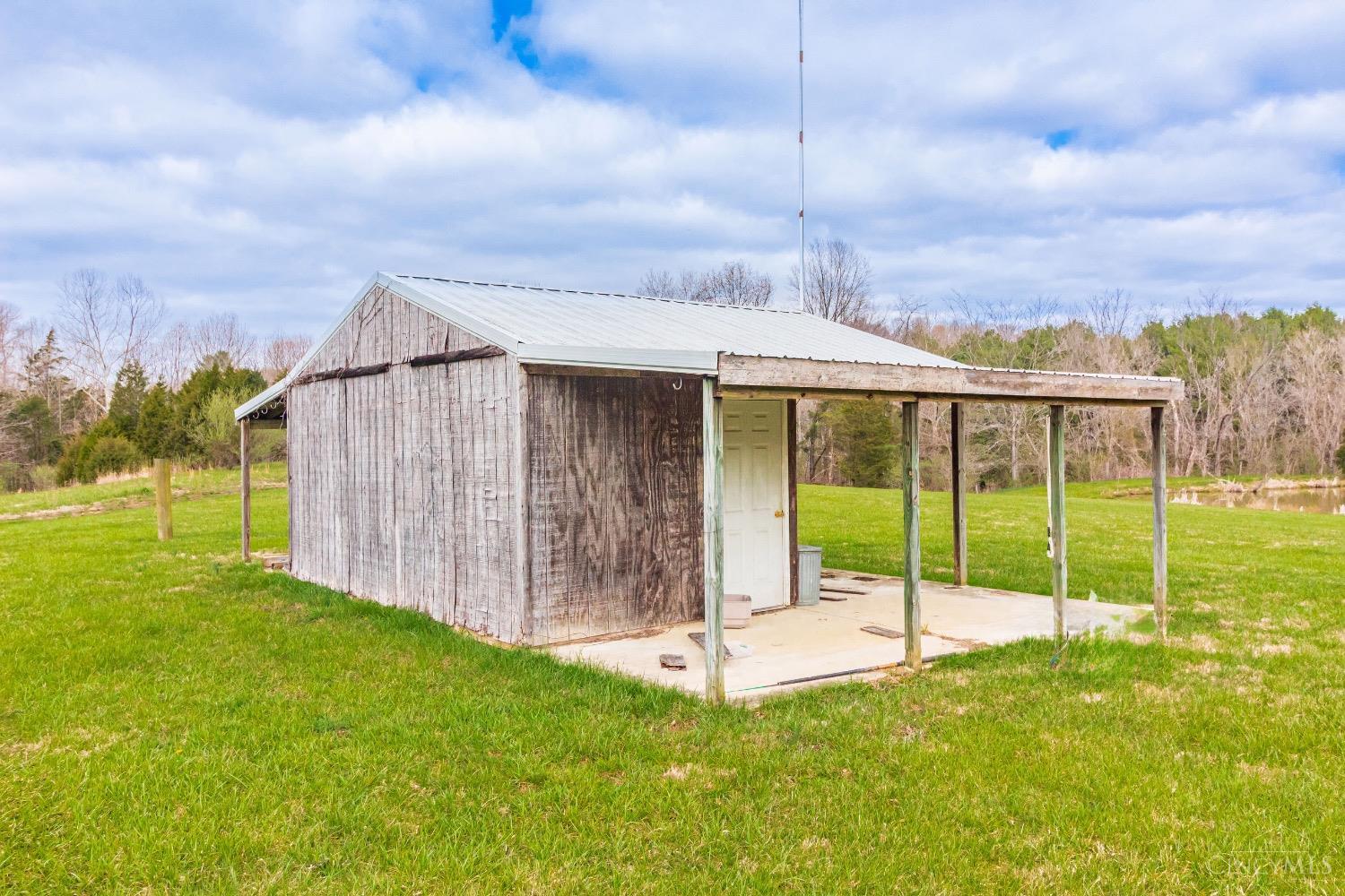 1393 Dutch Thomas Road