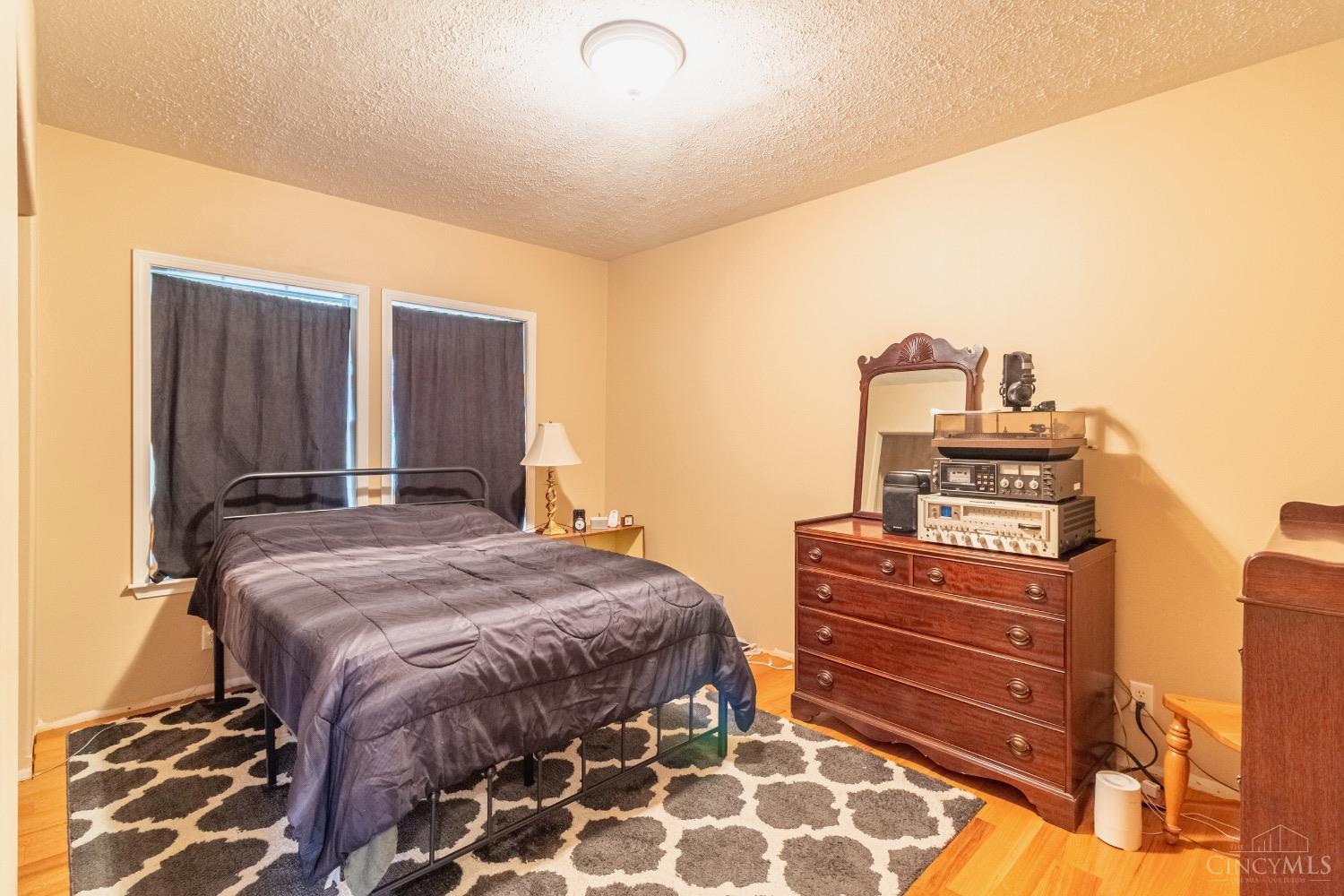 1393 Dutch Thomas Road