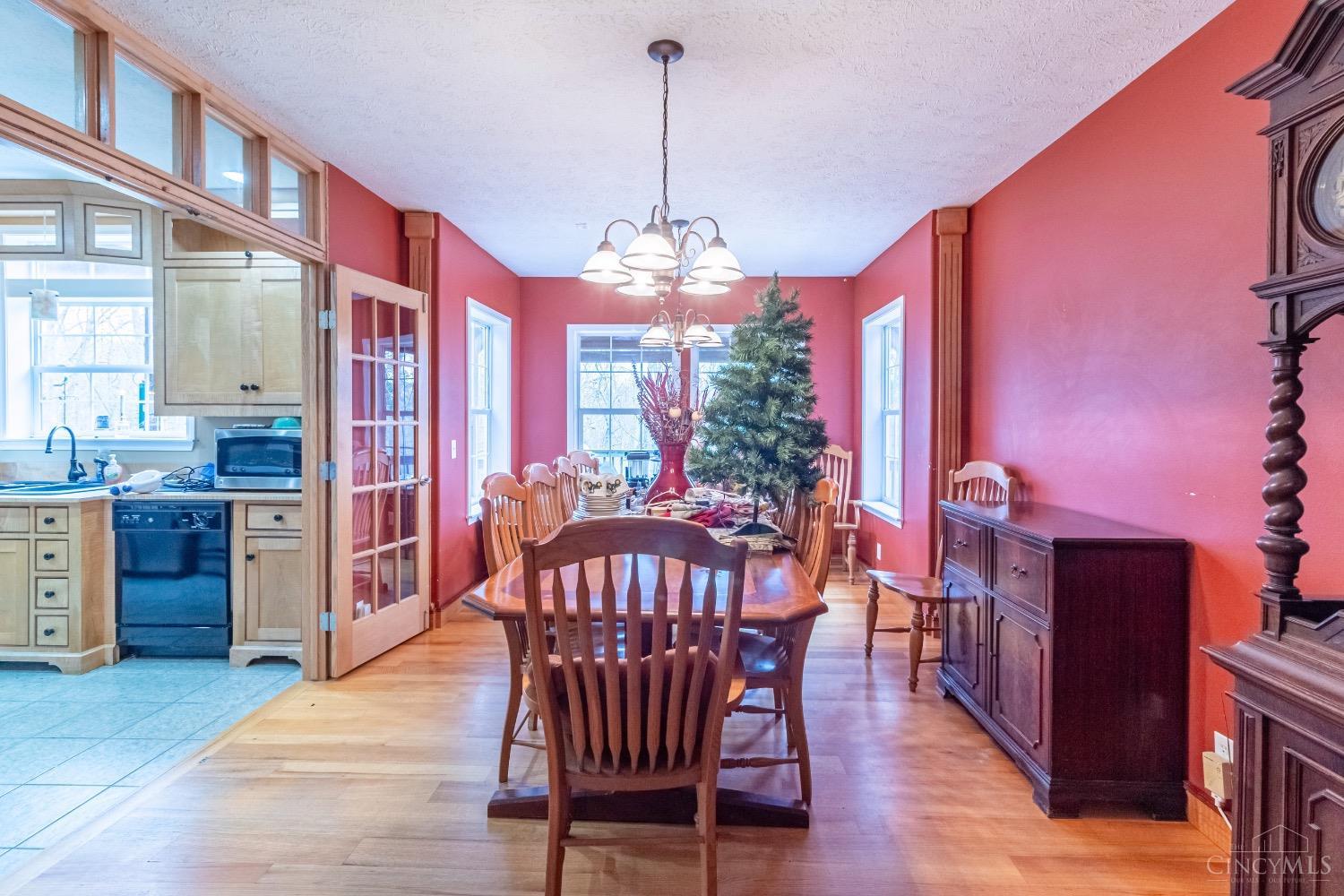 1393 Dutch Thomas Road