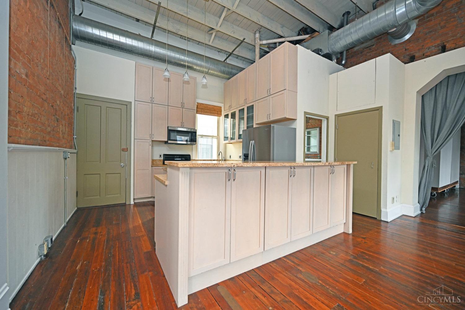 1420 Main Street