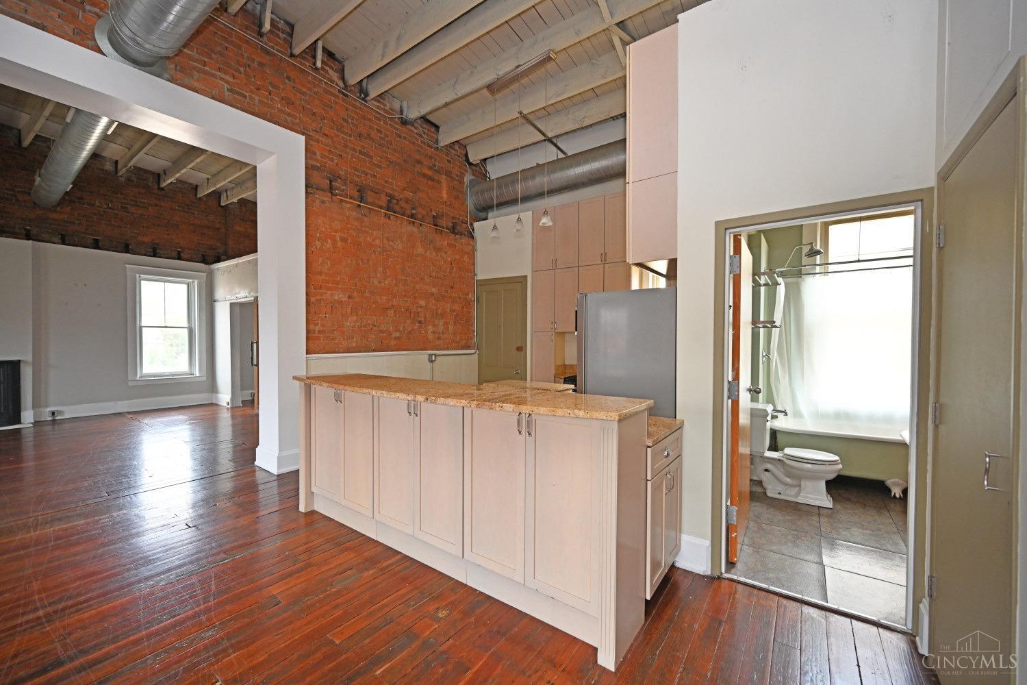 1420 Main Street