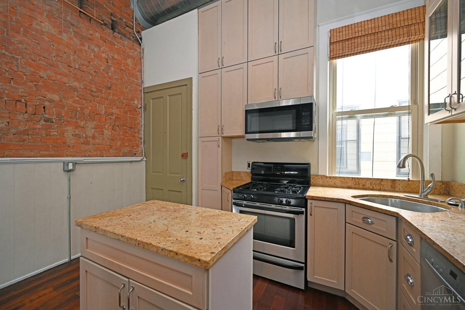1420 Main Street
