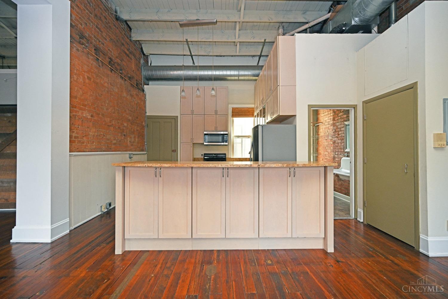 1420 Main Street