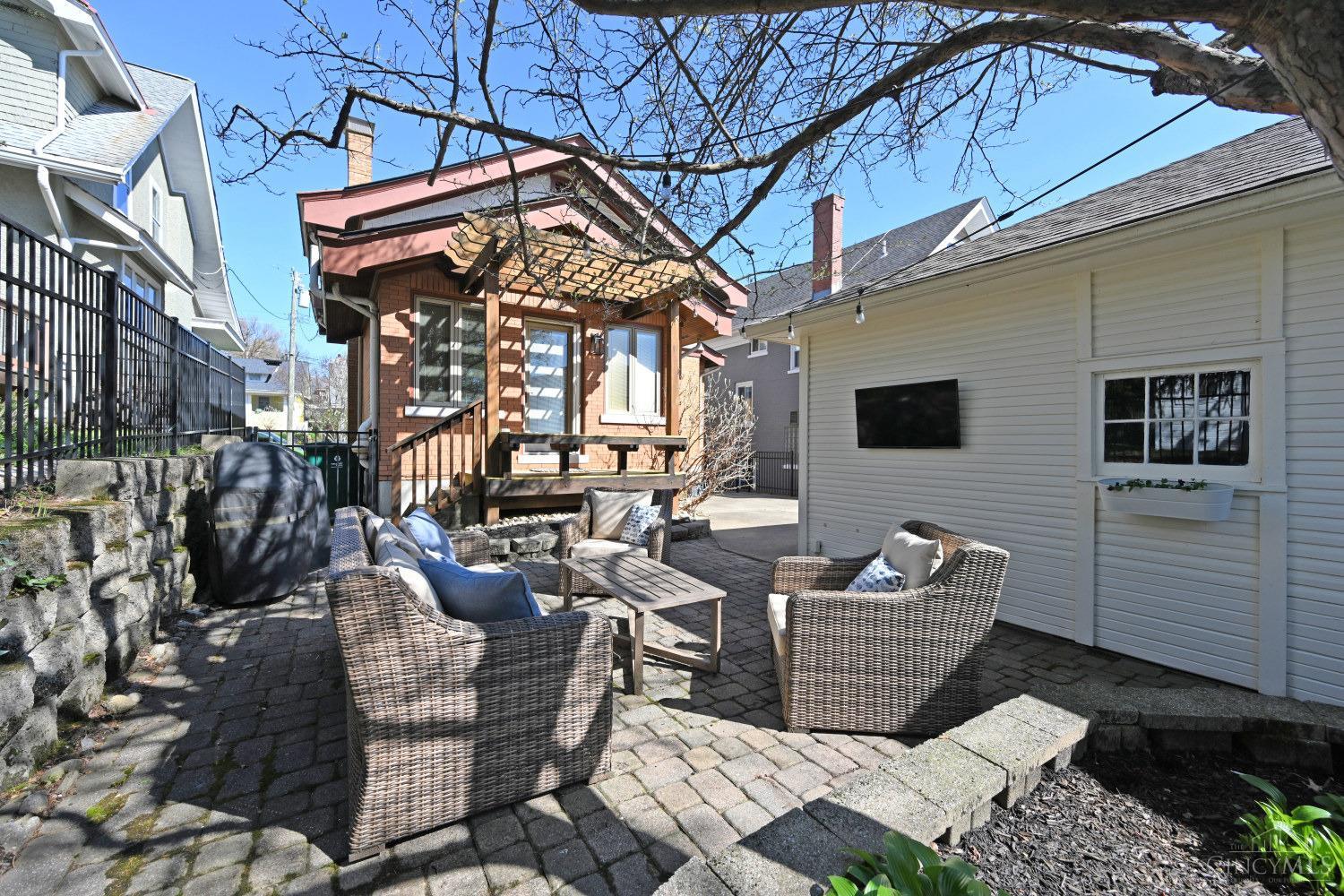 3573 St Charles Place