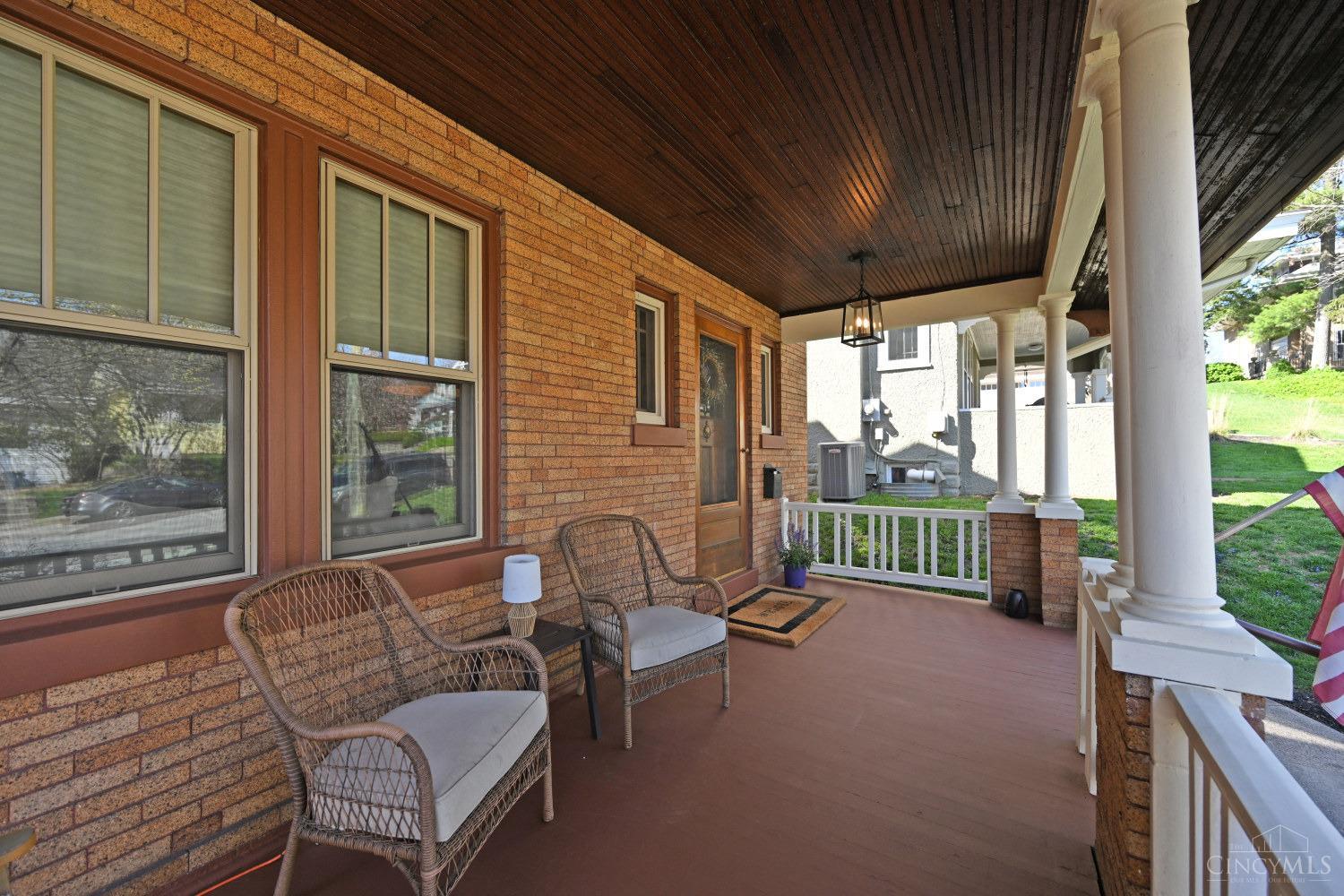 3573 St Charles Place