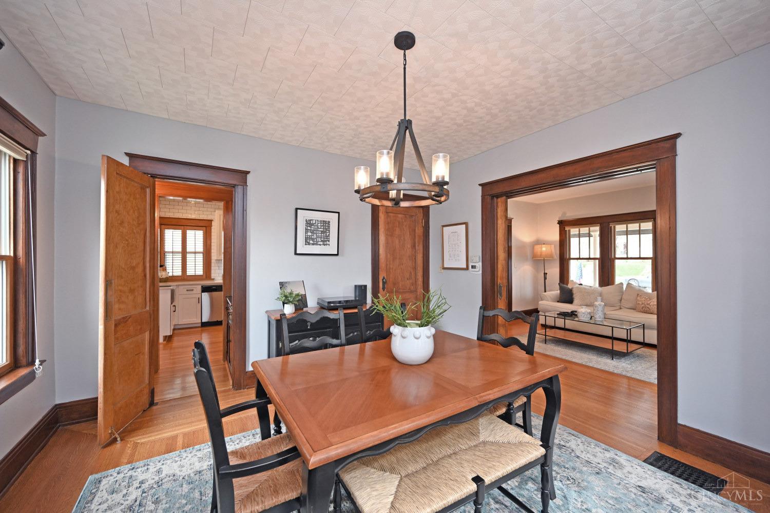 3573 St Charles Place