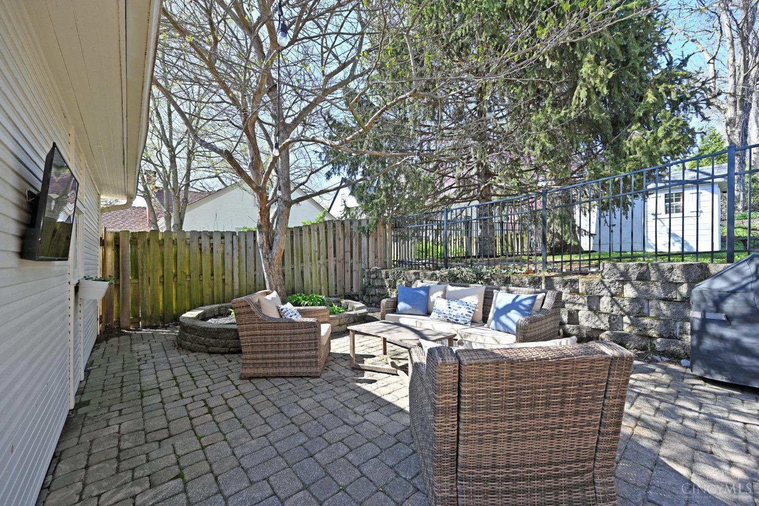 3573 St Charles Place