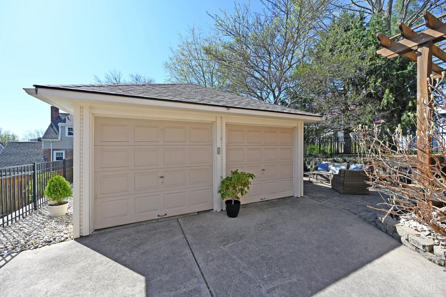 3573 St Charles Place