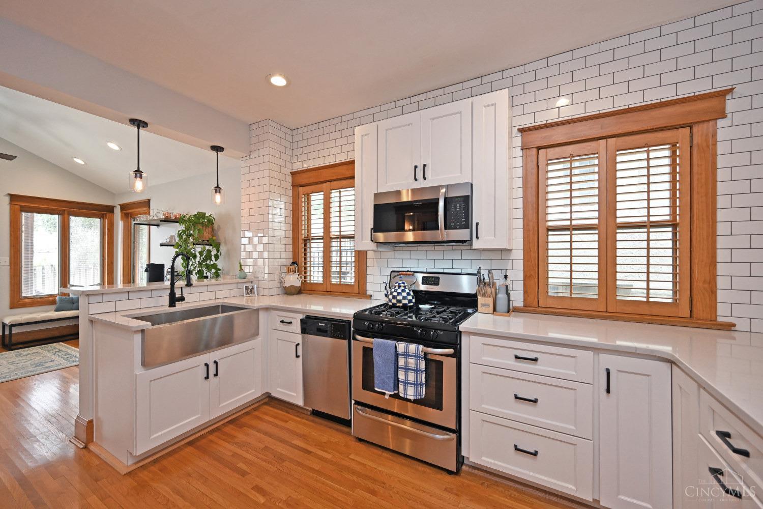 3573 St Charles Place
