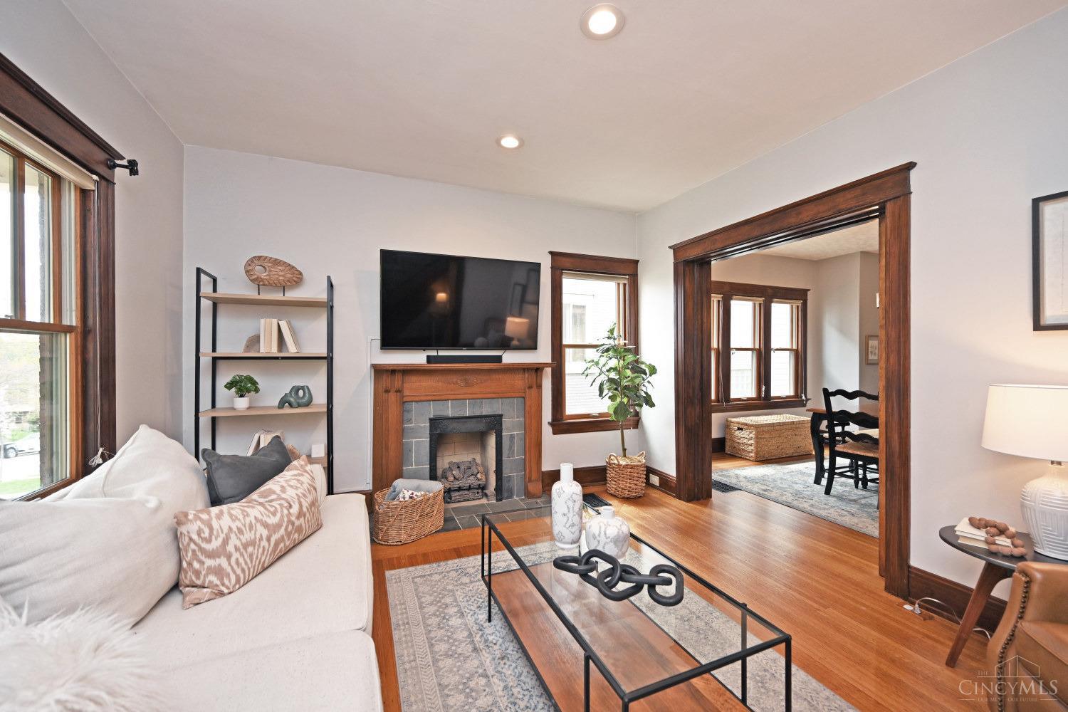 3573 St Charles Place