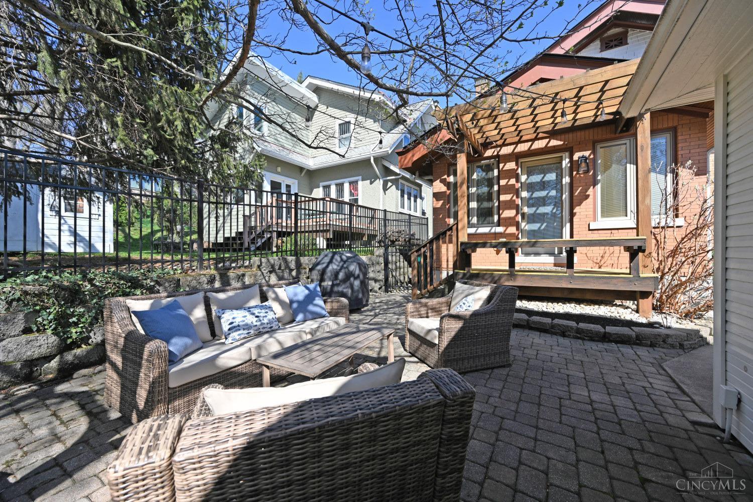 3573 St Charles Place