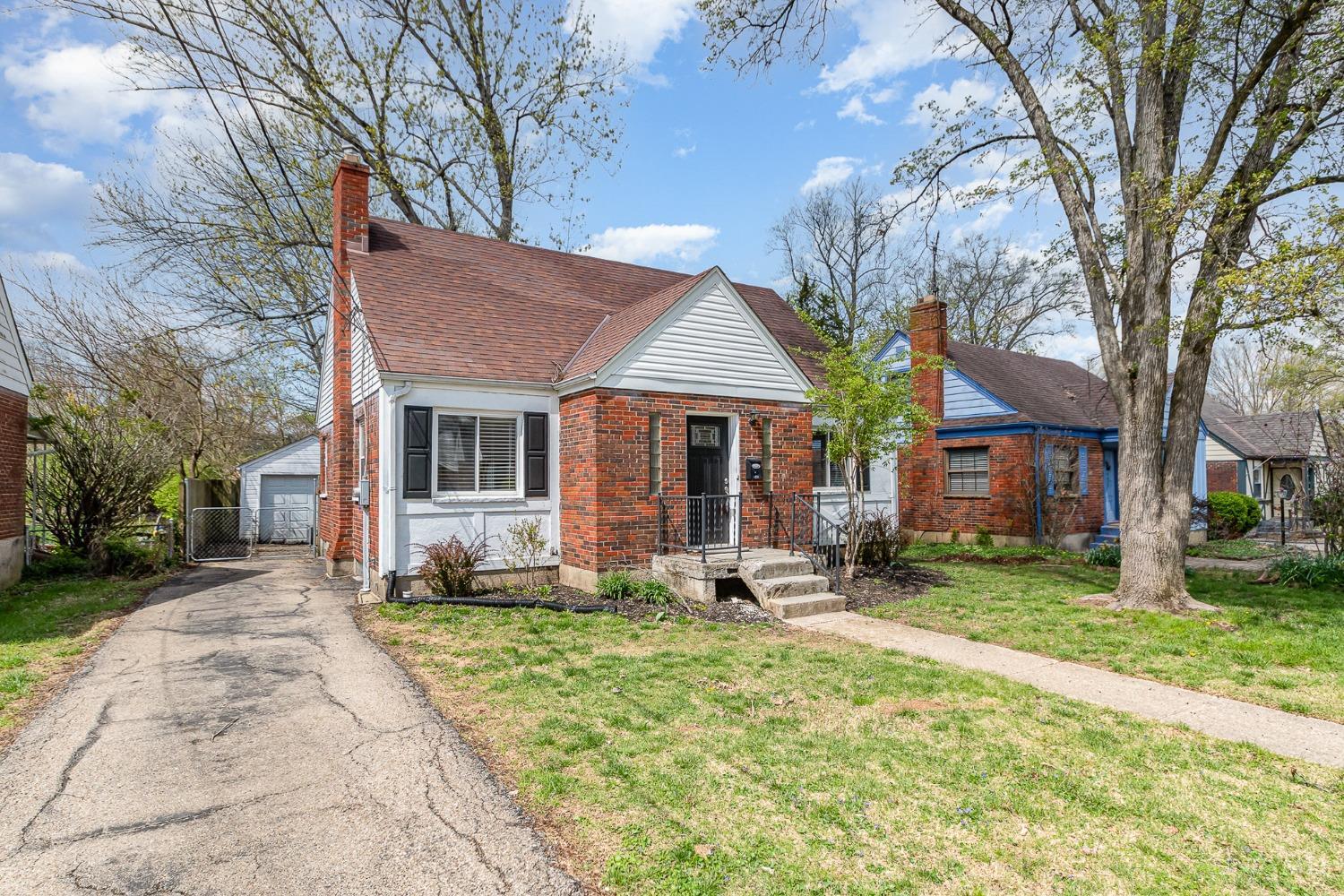 Homes for sale in Cincinnati, OH | 1251 Ayershire Ave, Cincinnati, OH 45230 | MLS# 1836845