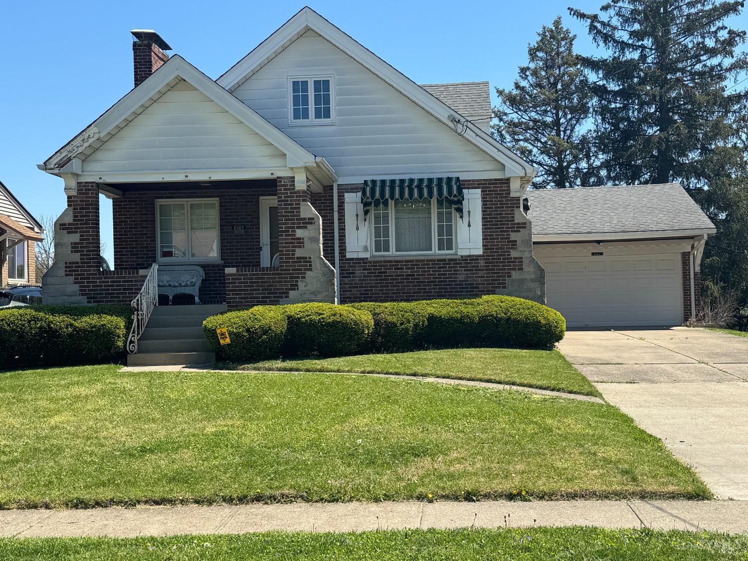 A must see warm and inviting 4-bedroom, 2.5 bath home full of Character and Charm. Very nice quiet street in a great location in Silverton.Close to shopping, bars and restaurants.         Property being Sold in As Is condition.