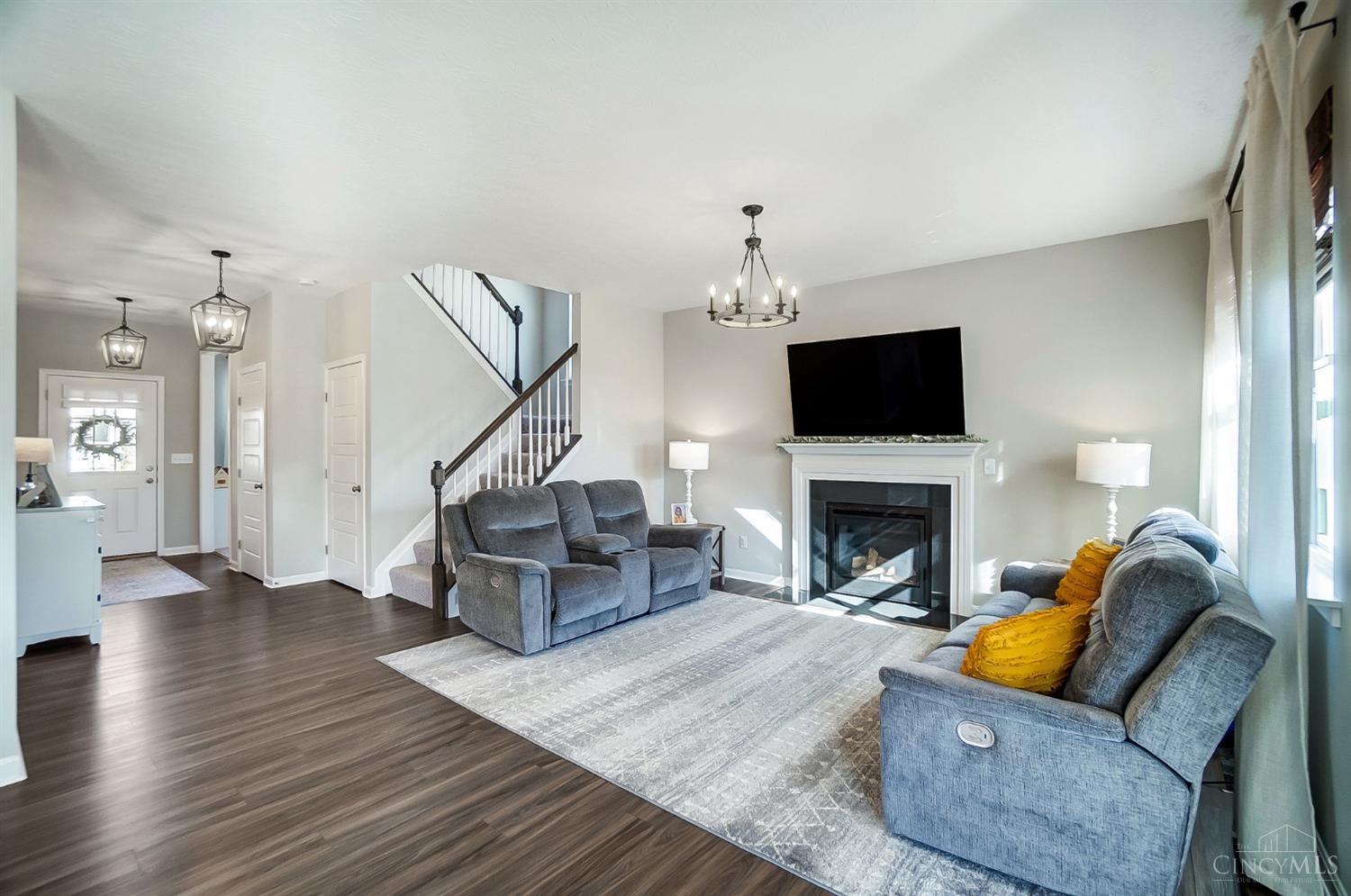 5192 Center View Drive