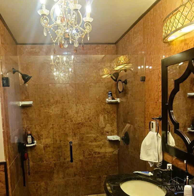 Homes for sale in Cincinnati, OH | 255 Warner St, Cincinnati, OH 45219 | MLS# 1837978