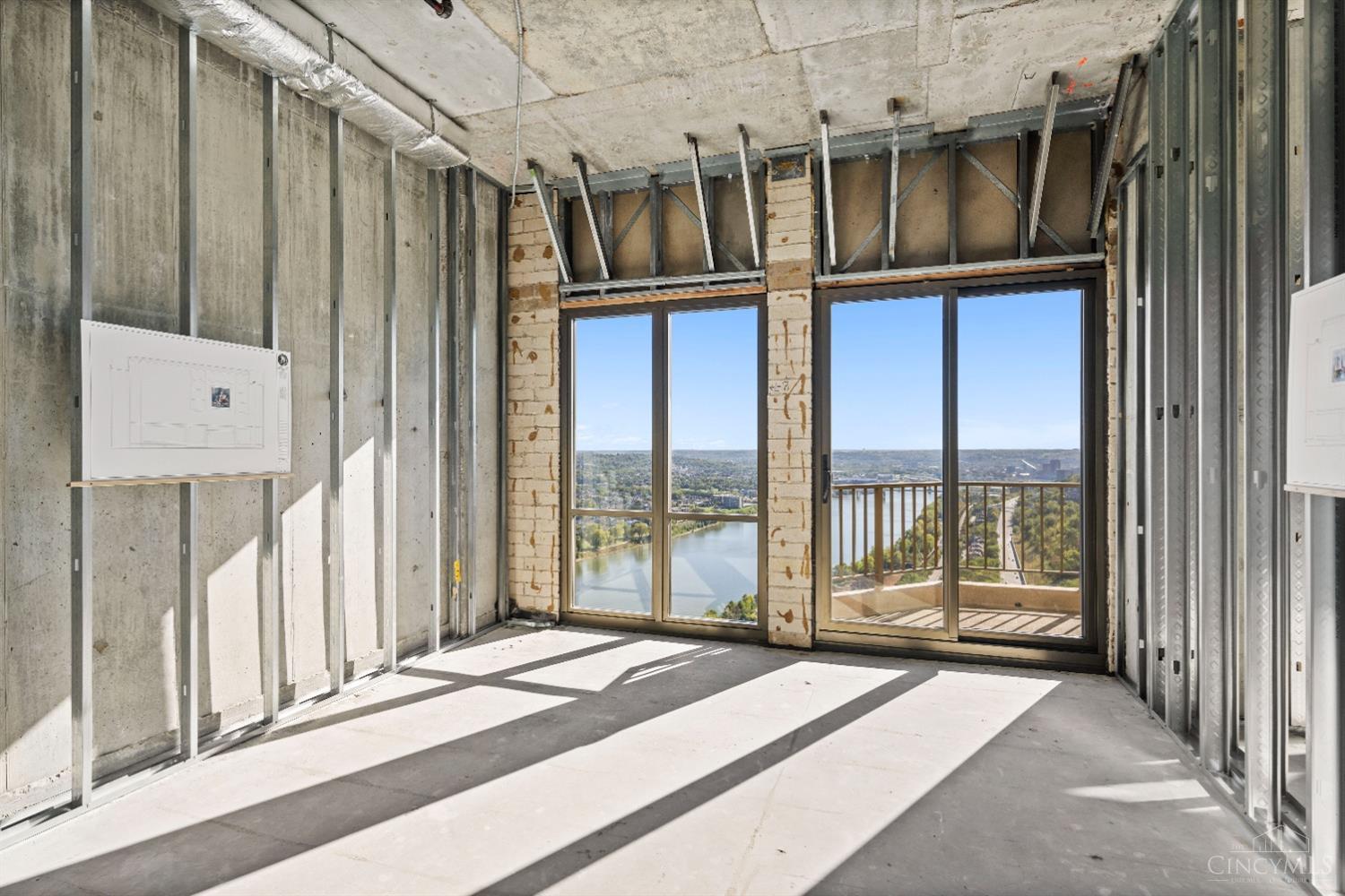 1201 Edgecliff Place