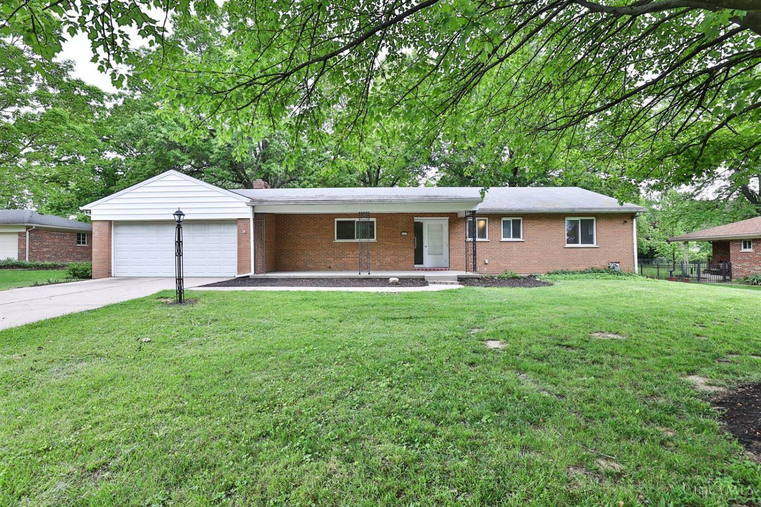 Homes for sale in Springfield Twp., OH | 8667 Woodview Dr, Springfield Twp., OH 45231 | MLS# 1840460