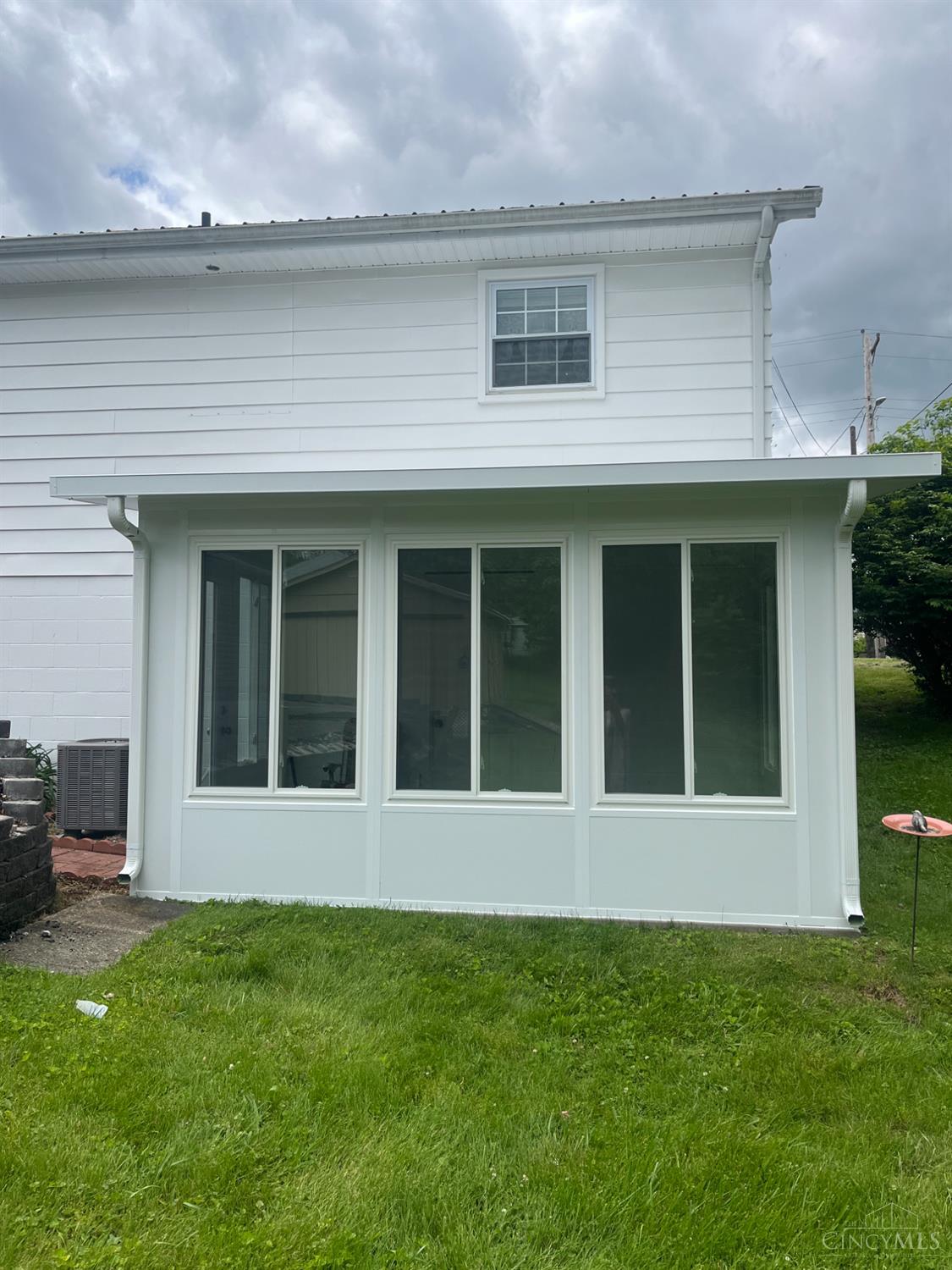948 N High Street