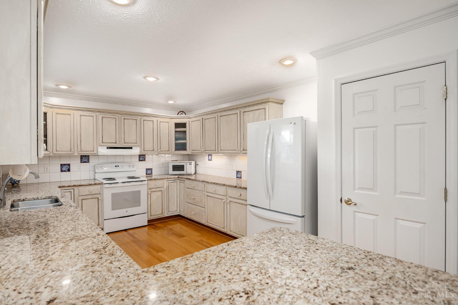 41 Hillsdale Drive