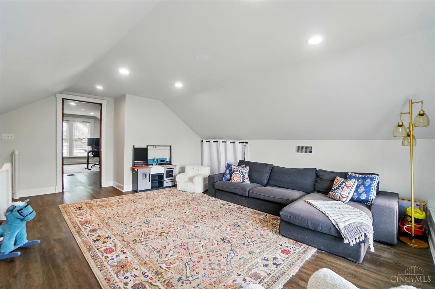 4219 Floral Avenue