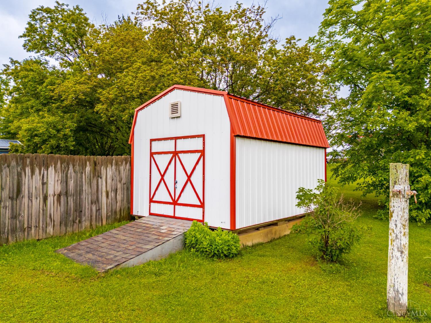 526 E Walnut Street