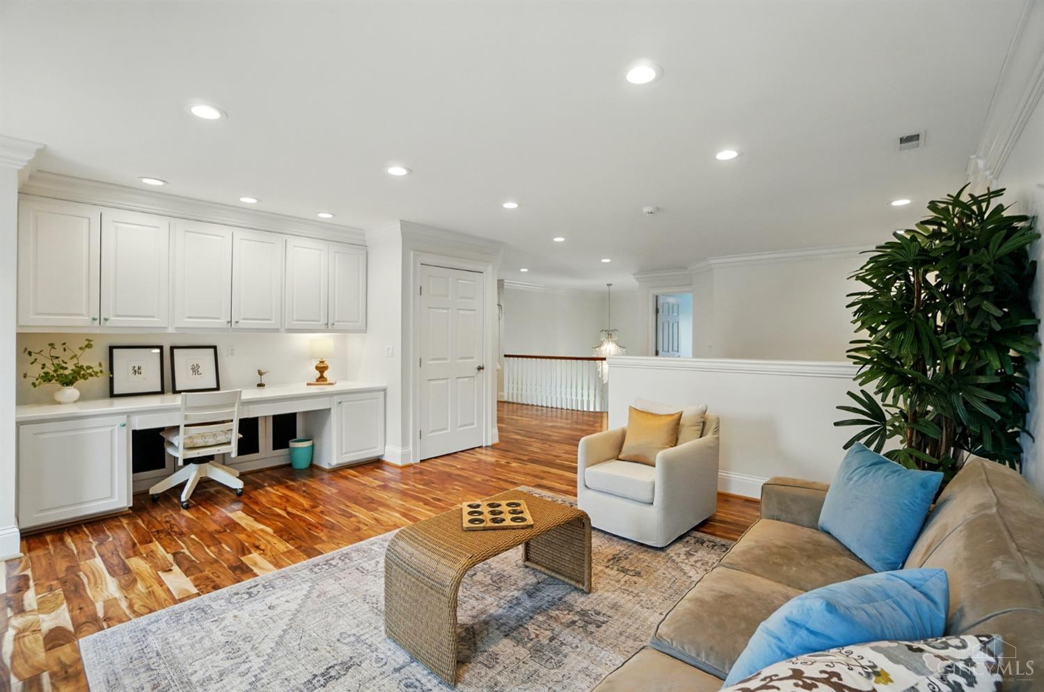 8175 Manor Hill Lane