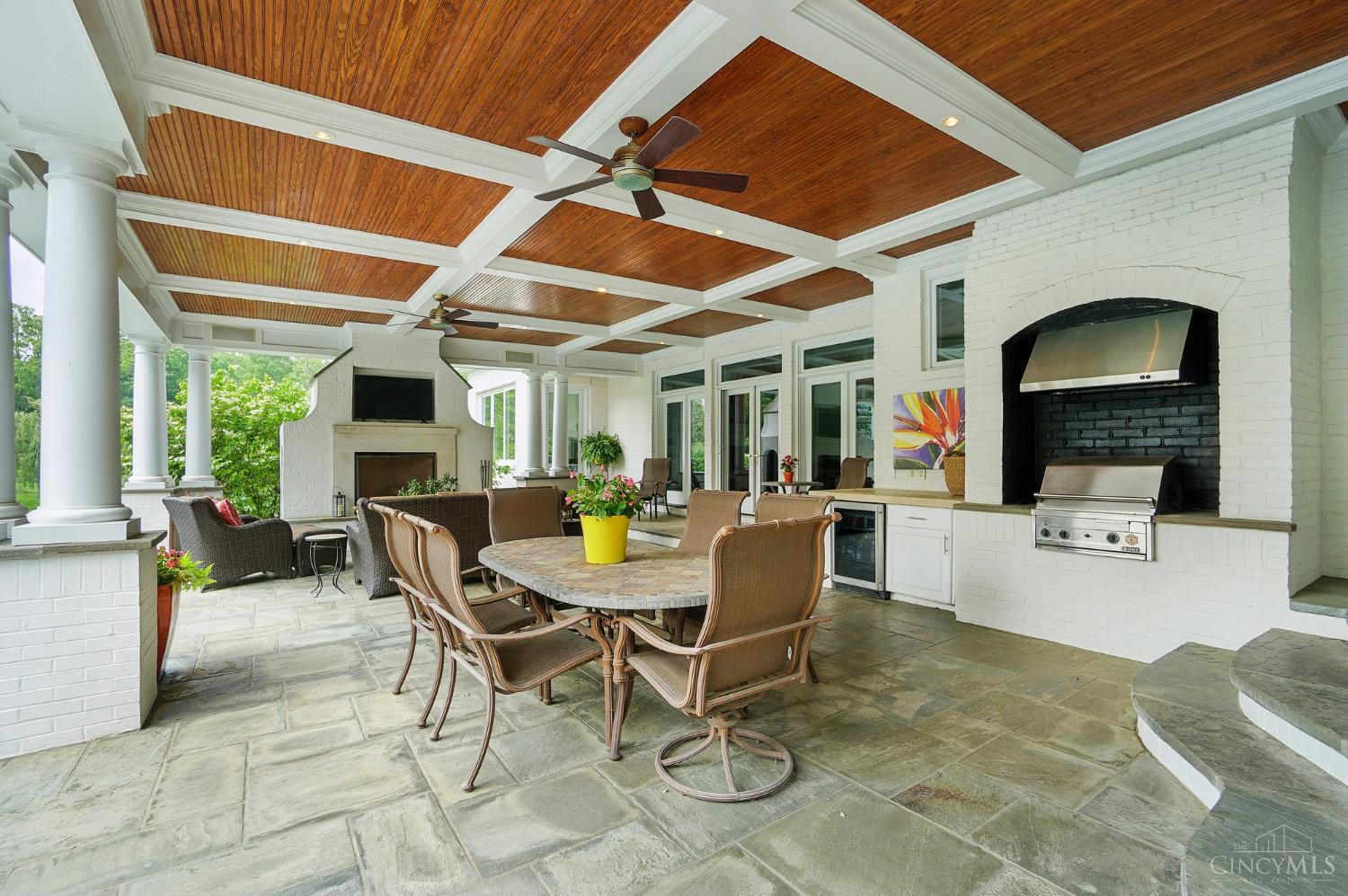 8175 Manor Hill Lane