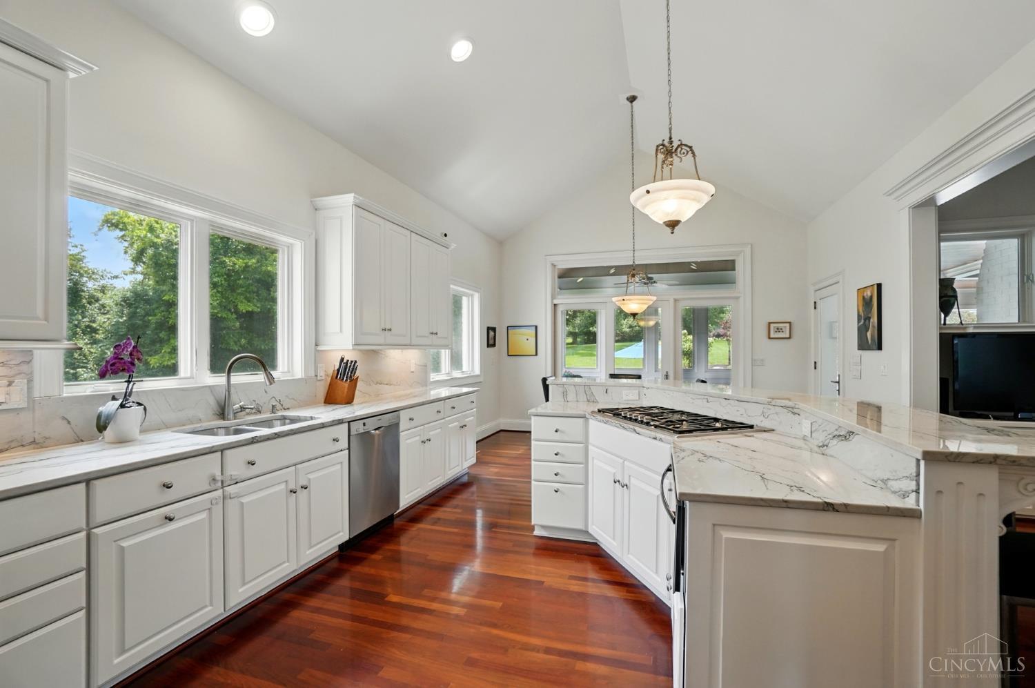 8175 Manor Hill Lane