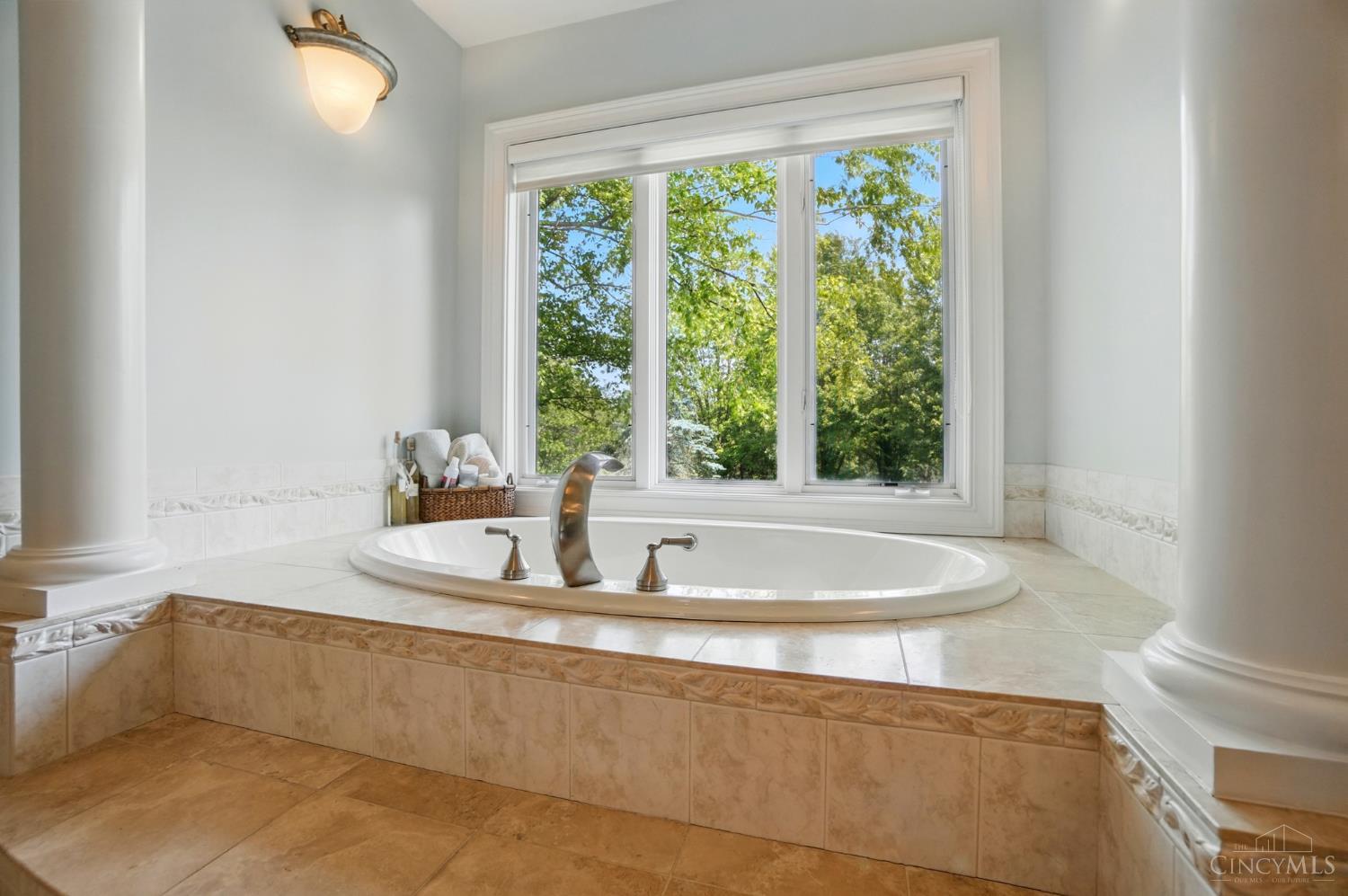 8175 Manor Hill Lane